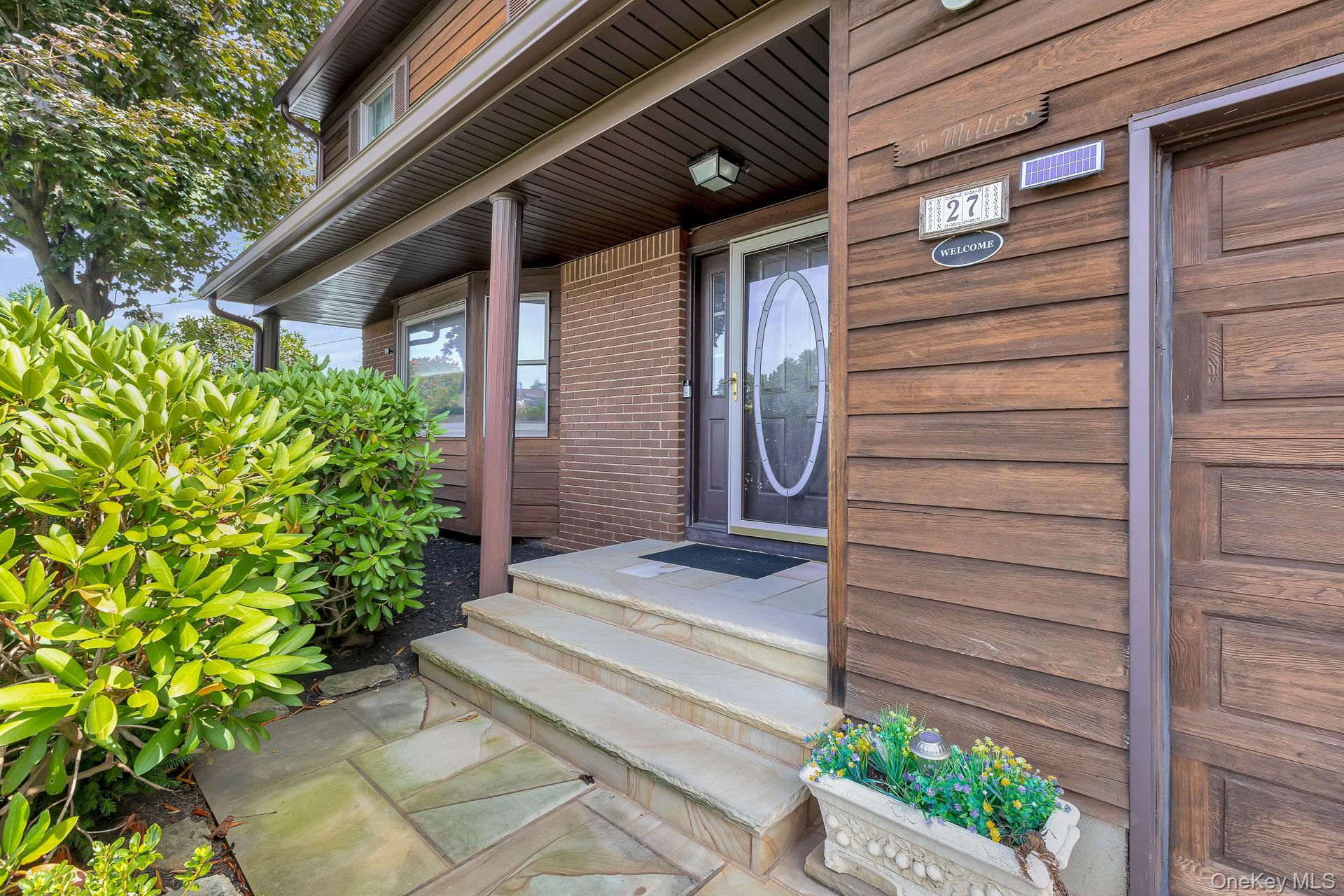 #3 photo, 27 Bruno Lane, Dix Hills , NY 11746