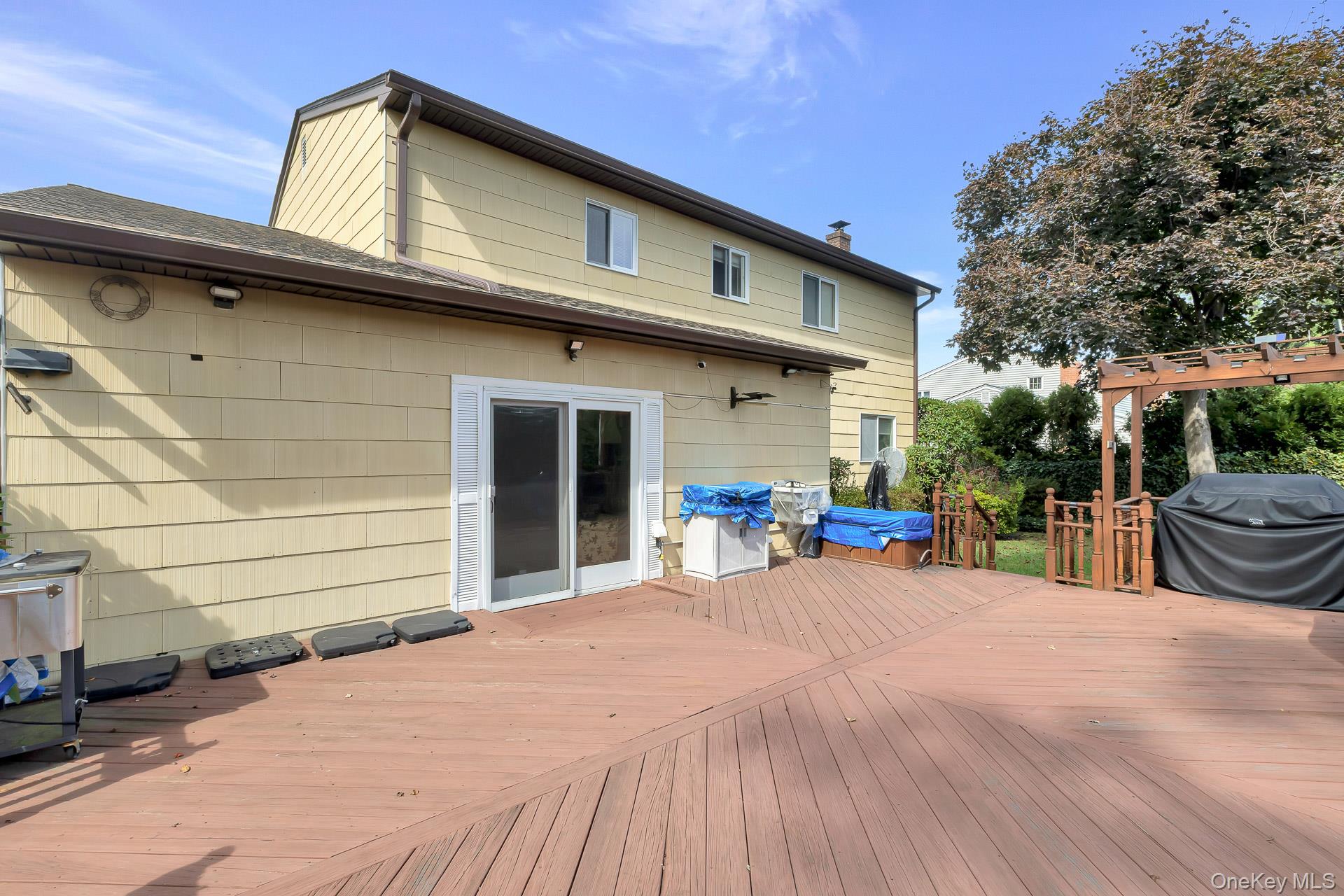 #5 photo, 27 Bruno Lane, Dix Hills , NY 11746