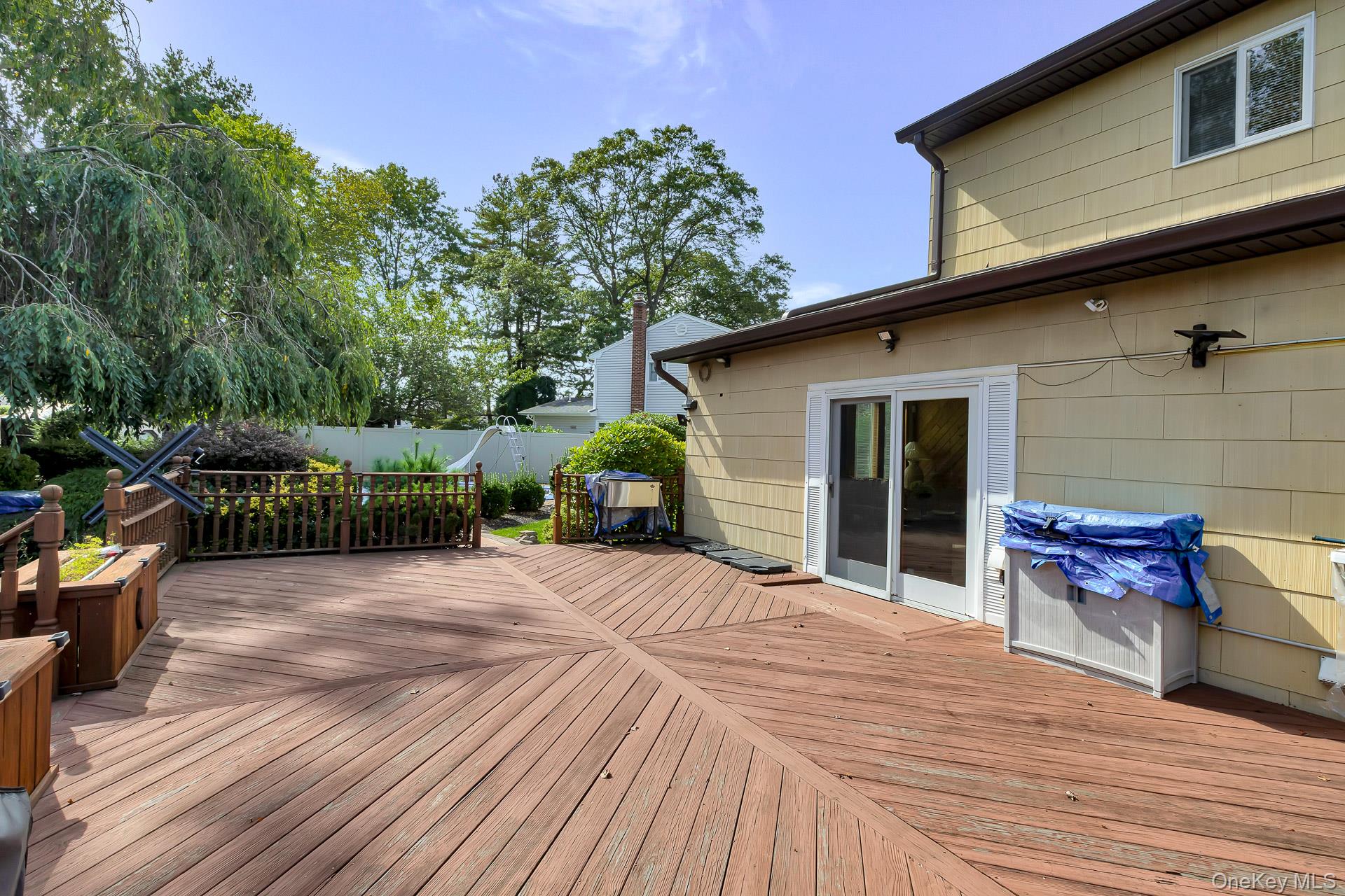 #7 photo, 27 Bruno Lane, Dix Hills , NY 11746