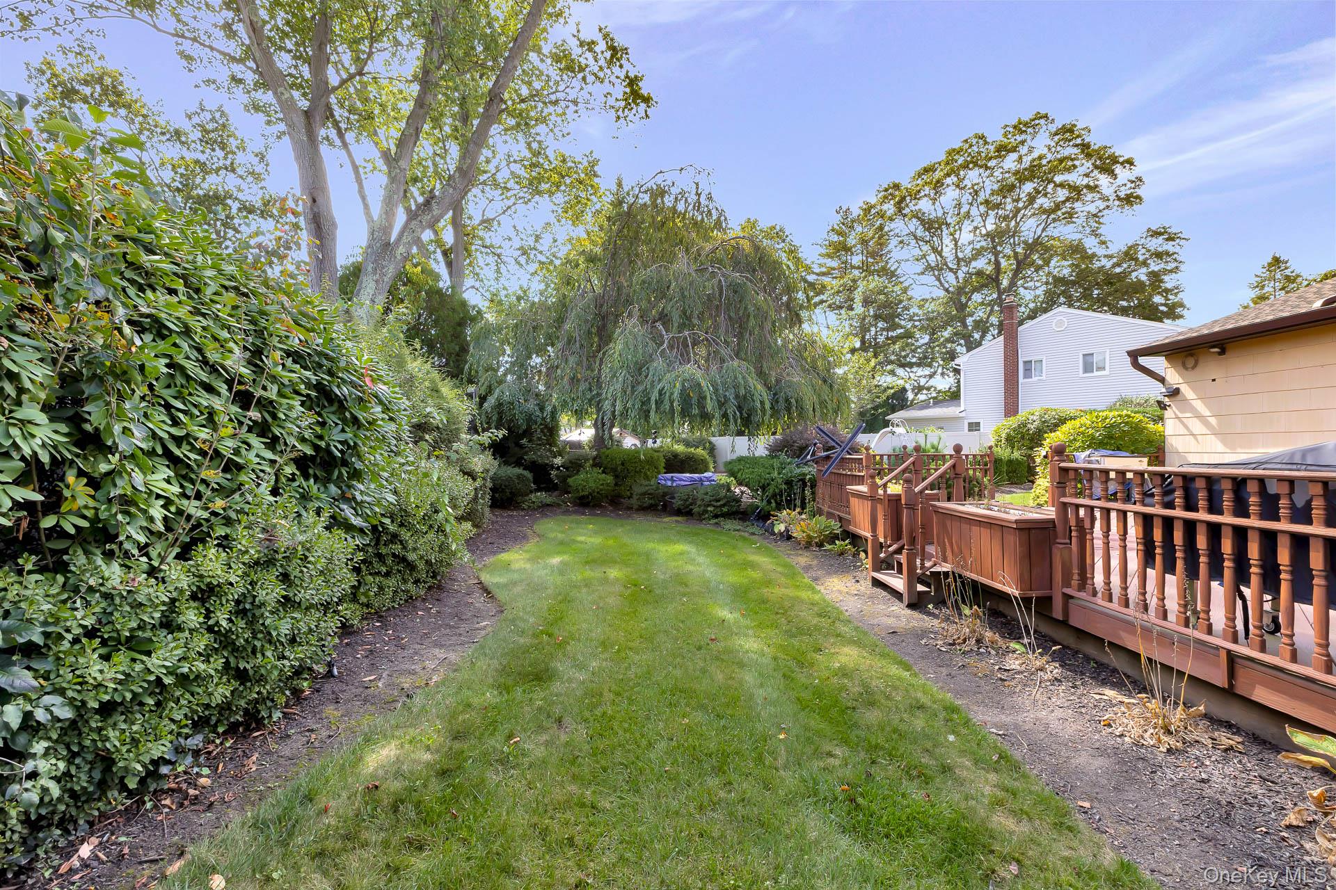 #9 photo, 27 Bruno Lane, Dix Hills , NY 11746