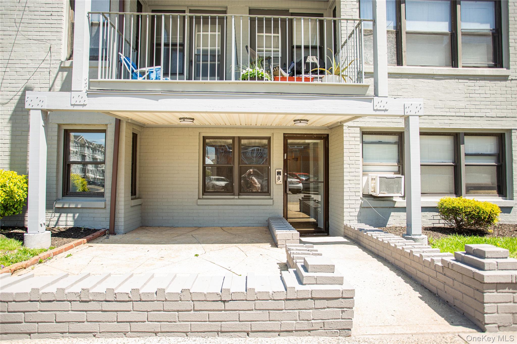 #4 photo, 302 E Broadway, Long Beach , NY 11561