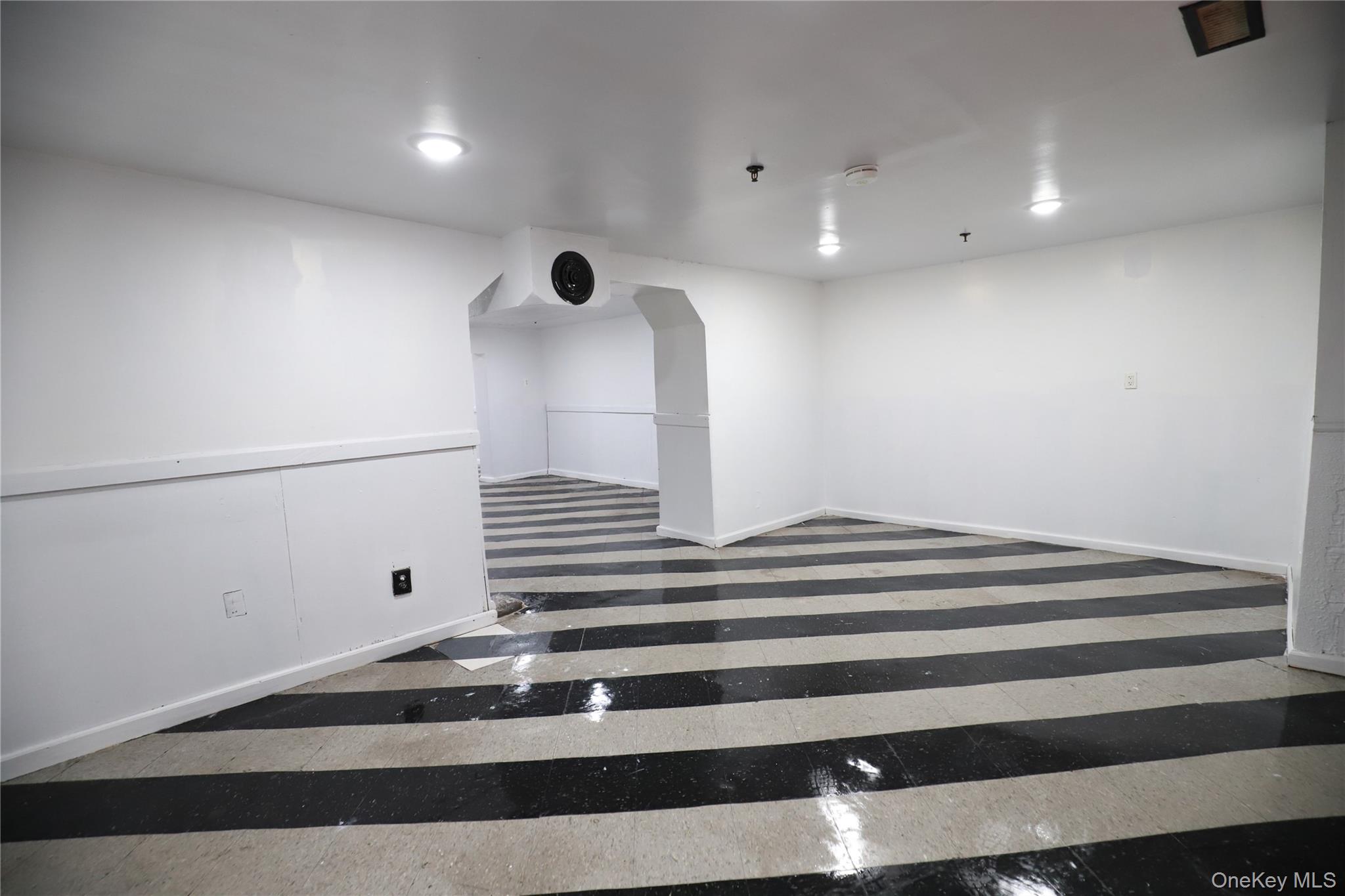 #14 photo, 99-11 37th Avenue, Corona , NY 11368