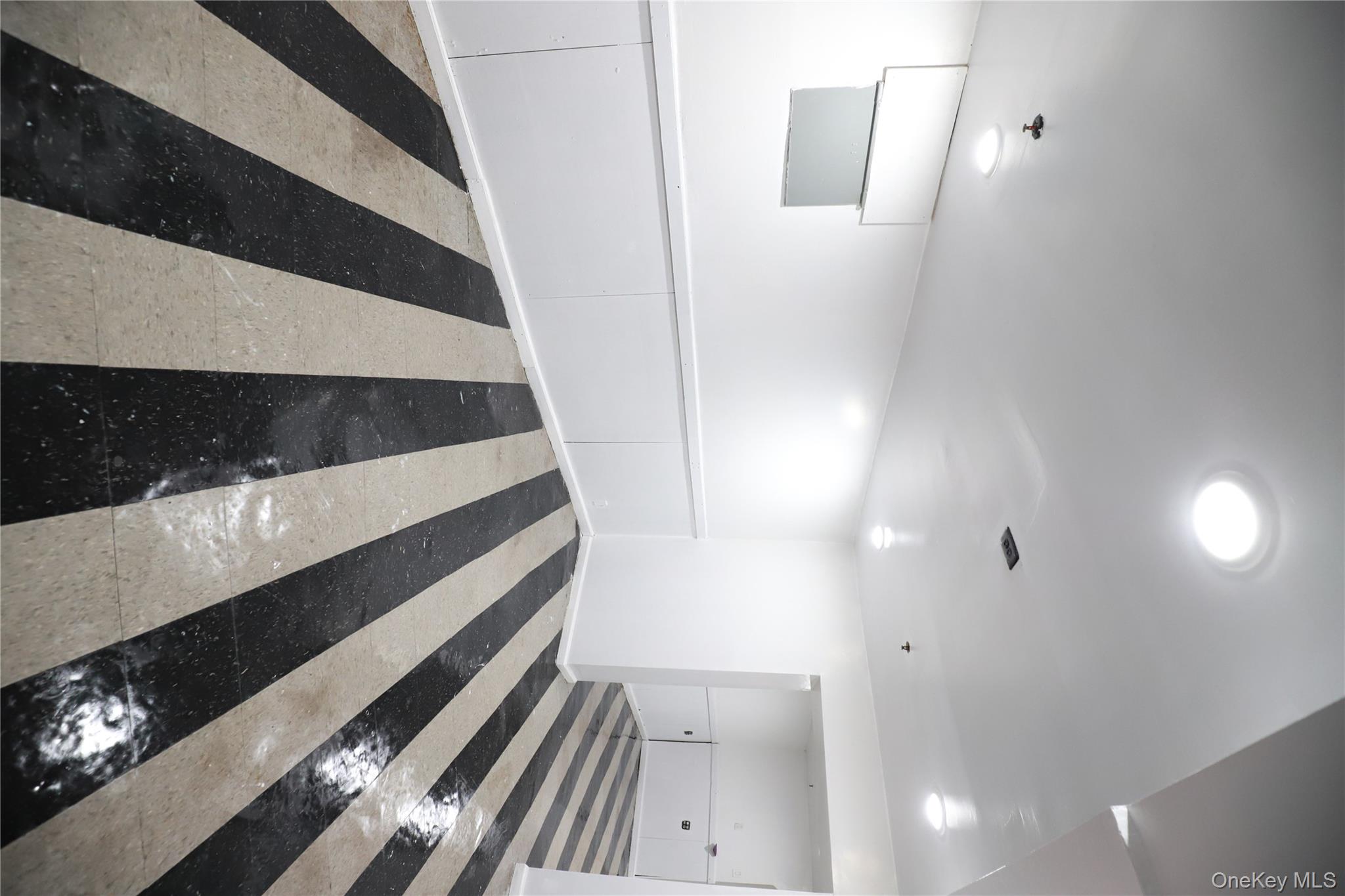 #6 photo, 99-11 37th Avenue, Corona , NY 11368