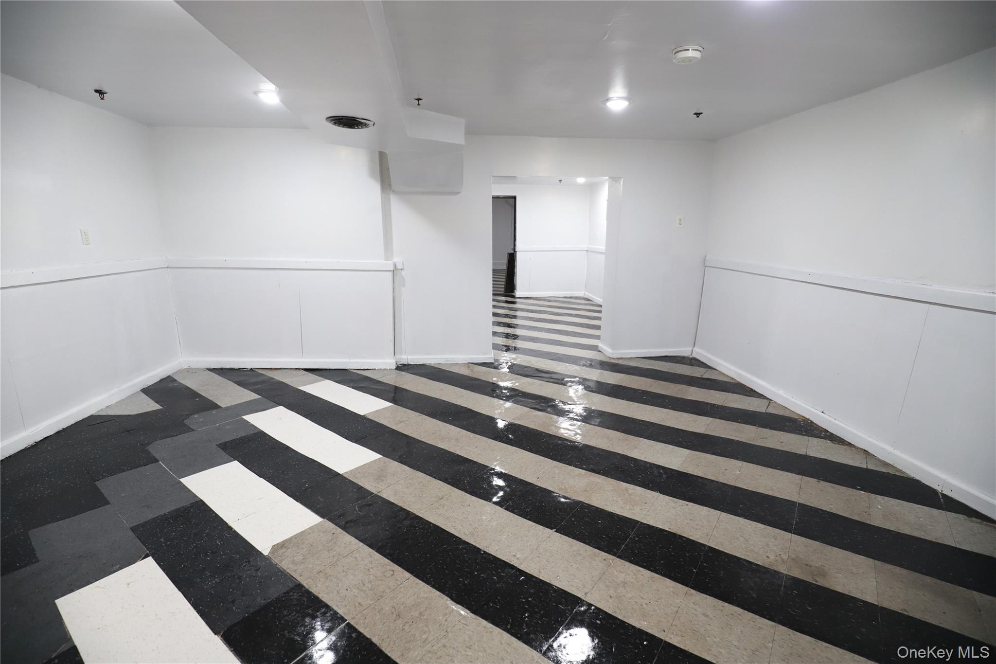 #8 photo, 99-11 37th Avenue, Corona , NY 11368