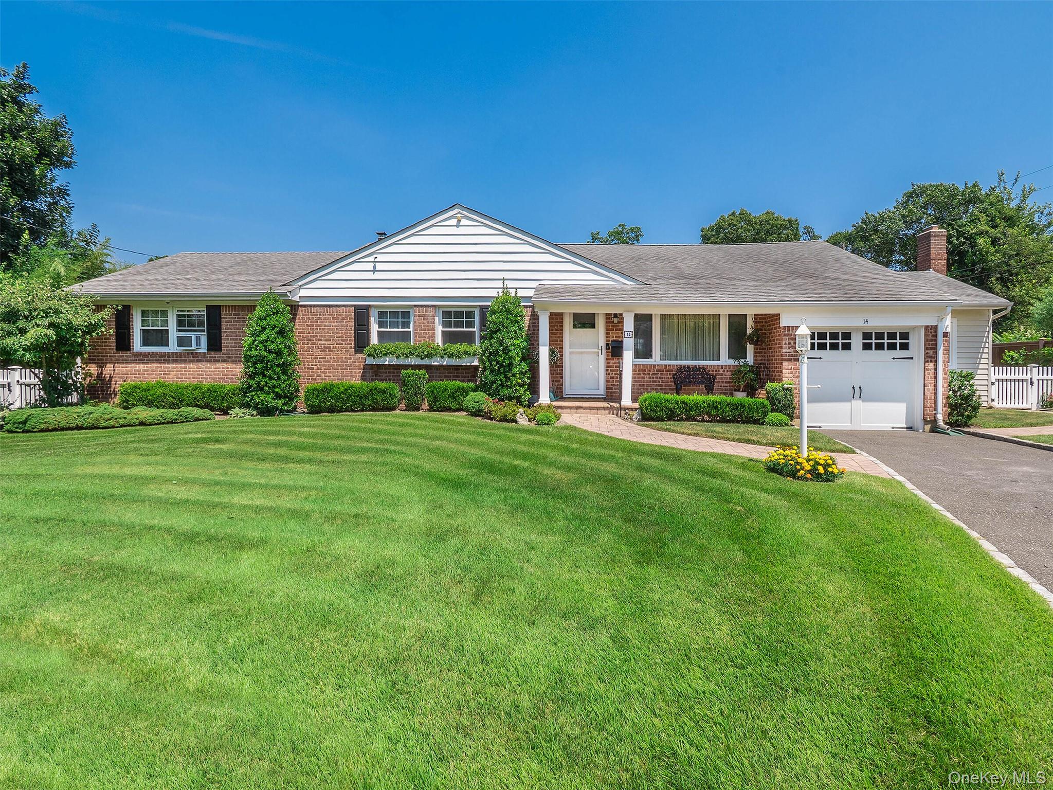 #1 photo, 14 Harbor Lane, ナッソー郡 Glen Head , NY 11545