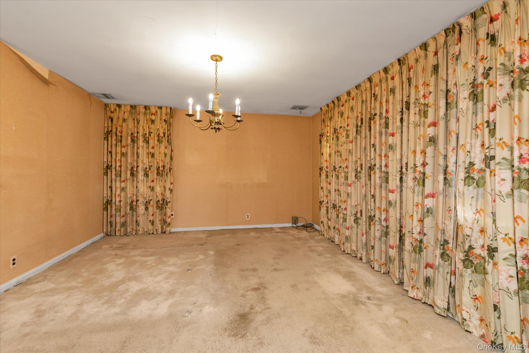 #16 photo, 95 Dogwood Avenue, ナッソー郡 Malverne , NY 11565