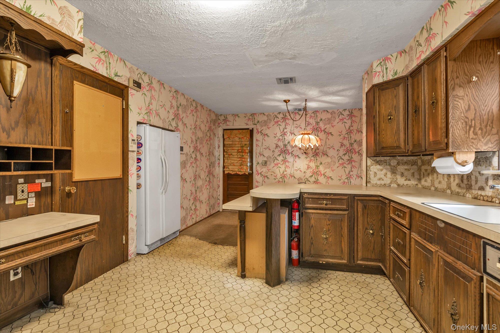 #7 photo, 95 Dogwood Avenue, ナッソー郡 Malverne , NY 11565