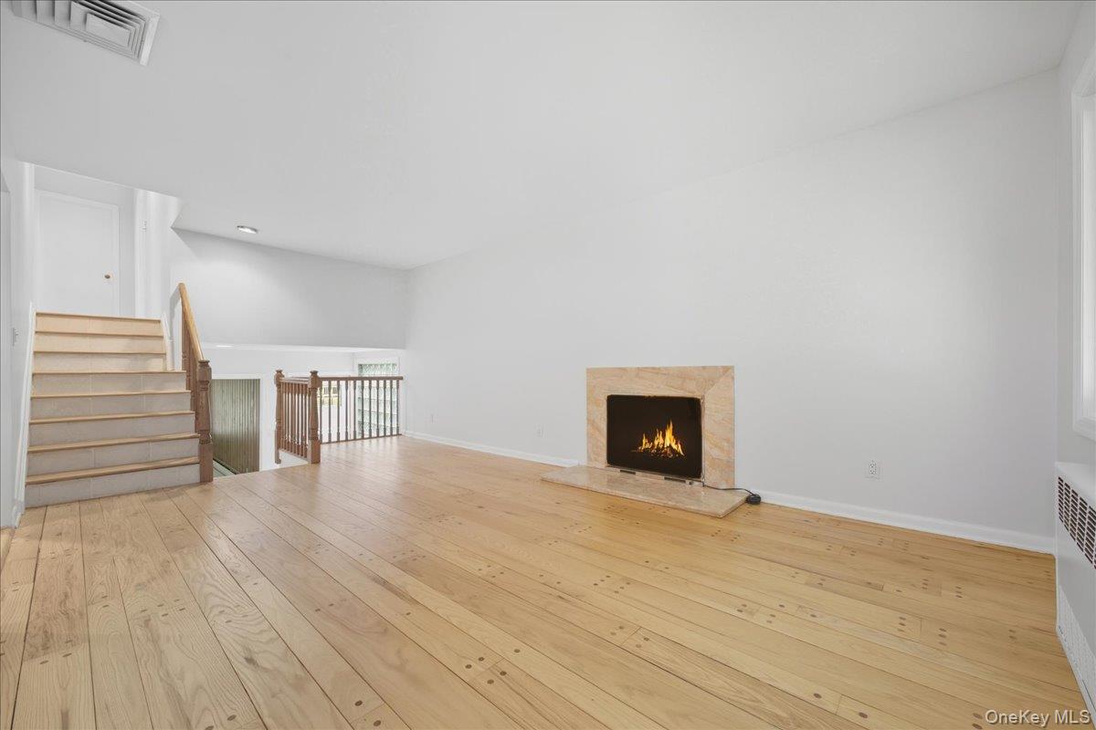 #9 photo, 54 Fairfield Avenue, Port Washington , NY 11050