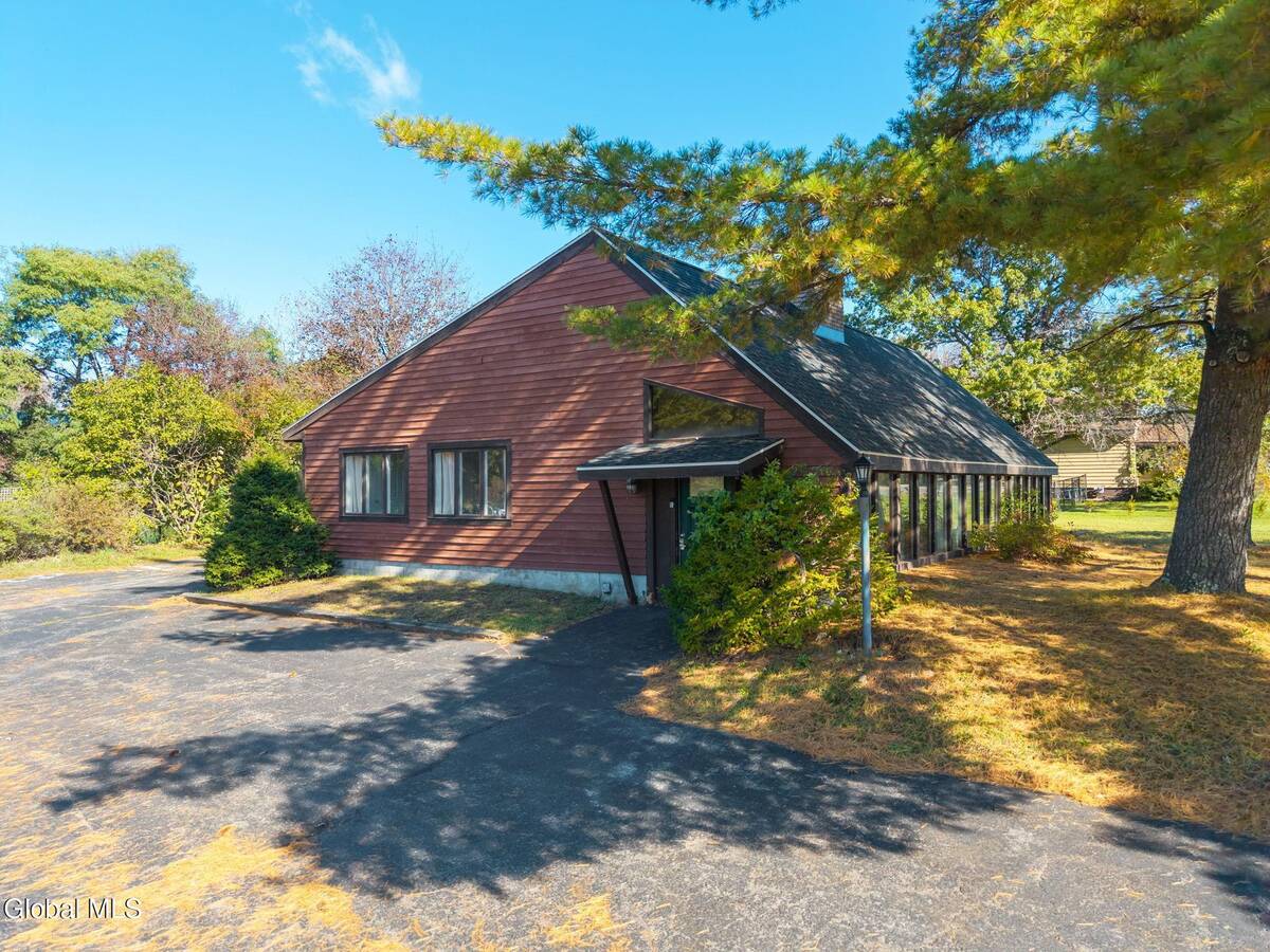 #1 photo, 337 N Ballston Road, Glenville , NY 12302