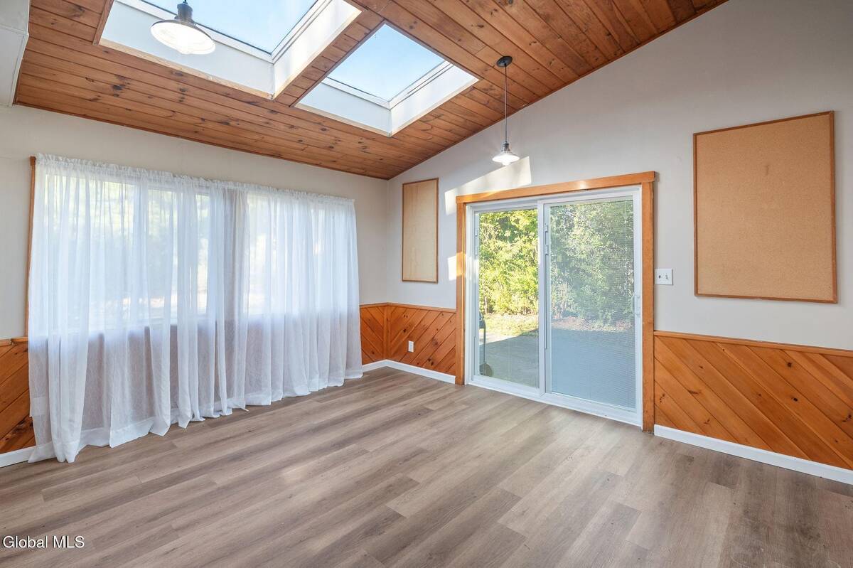 #26 photo, 337 N Ballston Road, Glenville , NY 12302