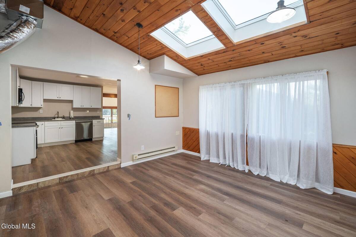 #28 photo, 337 N Ballston Road, Glenville , NY 12302