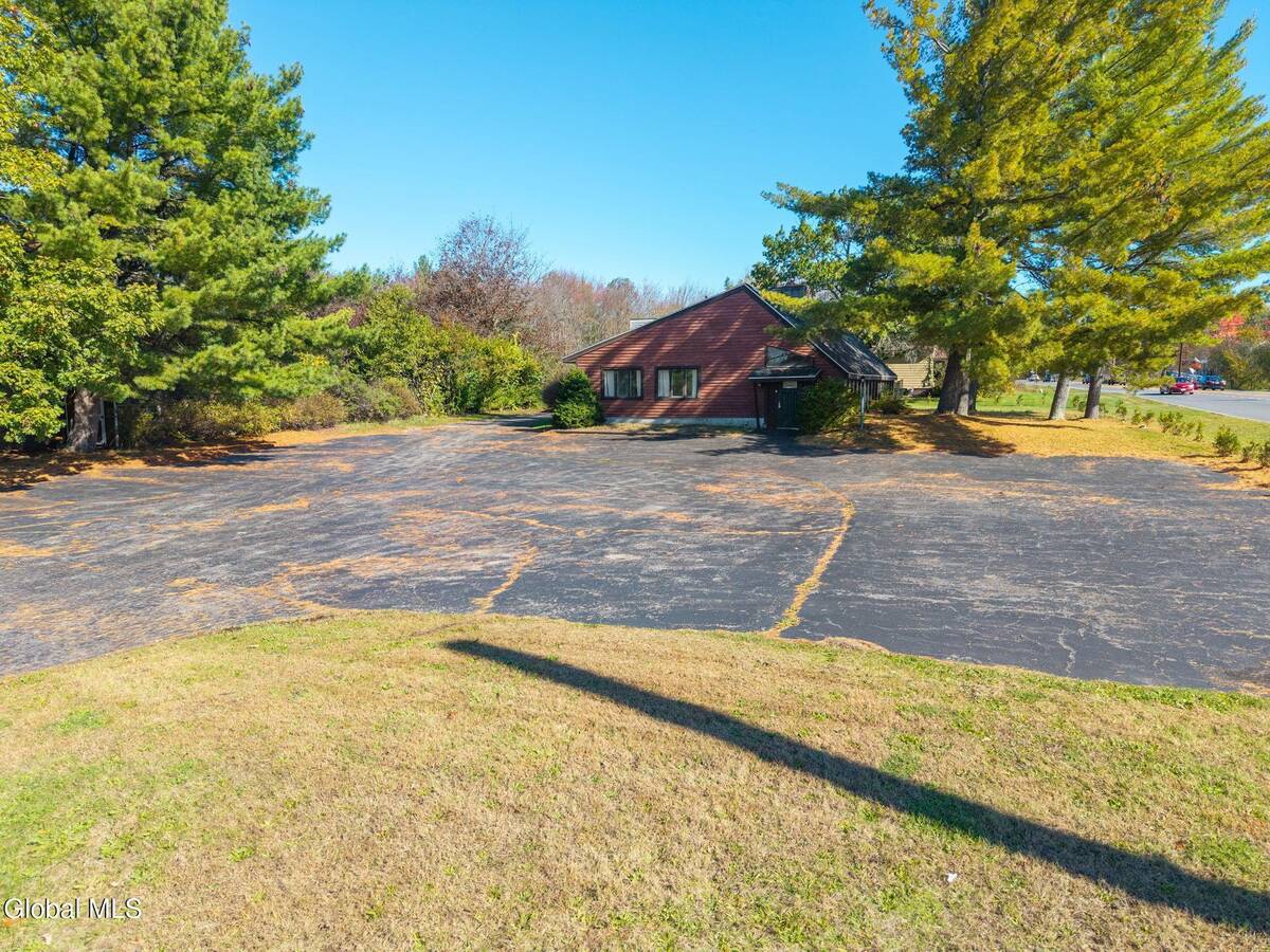 #3 photo, 337 N Ballston Road, Glenville , NY 12302