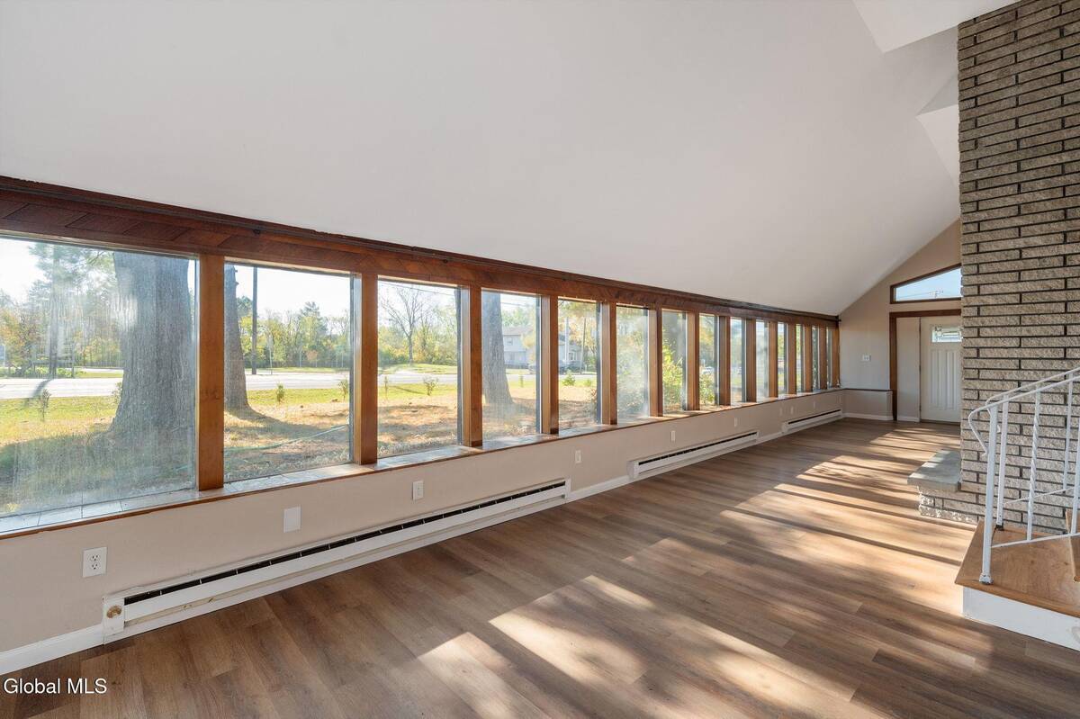 #13 photo, 337 N Ballston Road, 纽约州 Glenville , NY 12302