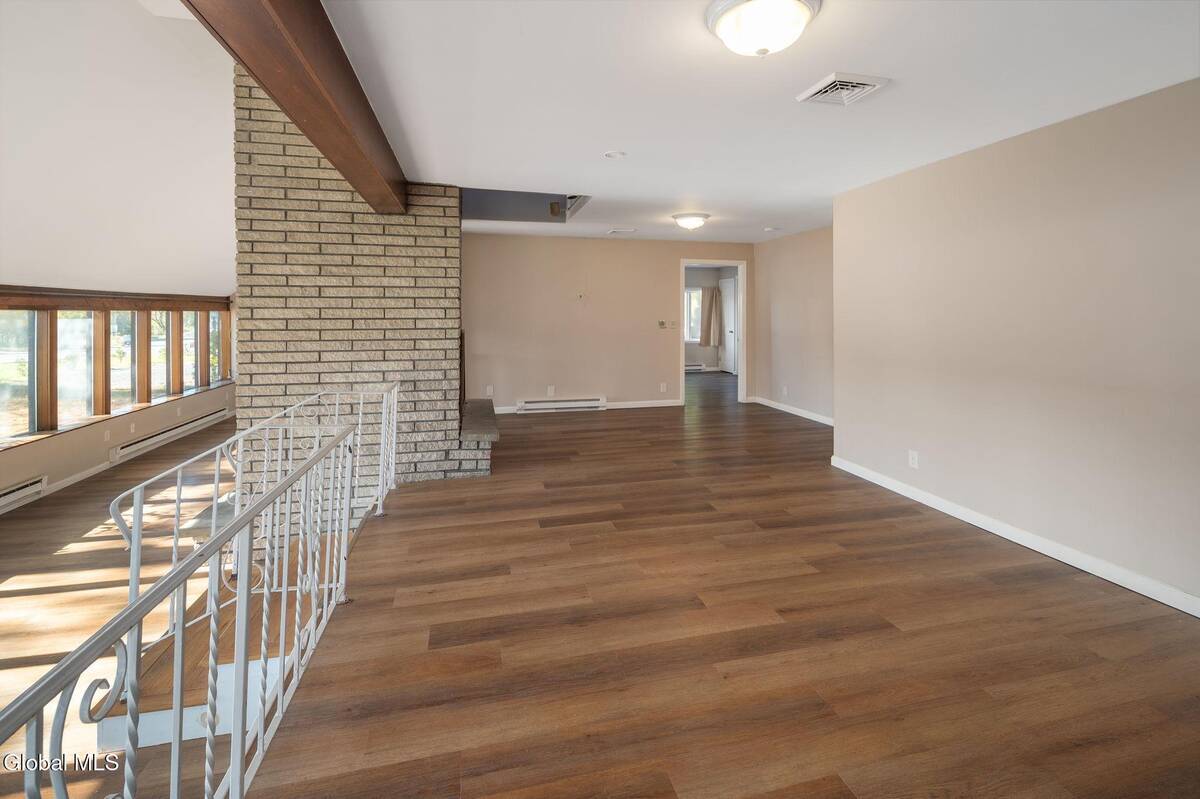 #15 photo, 337 N Ballston Road, 纽约州 Glenville , NY 12302