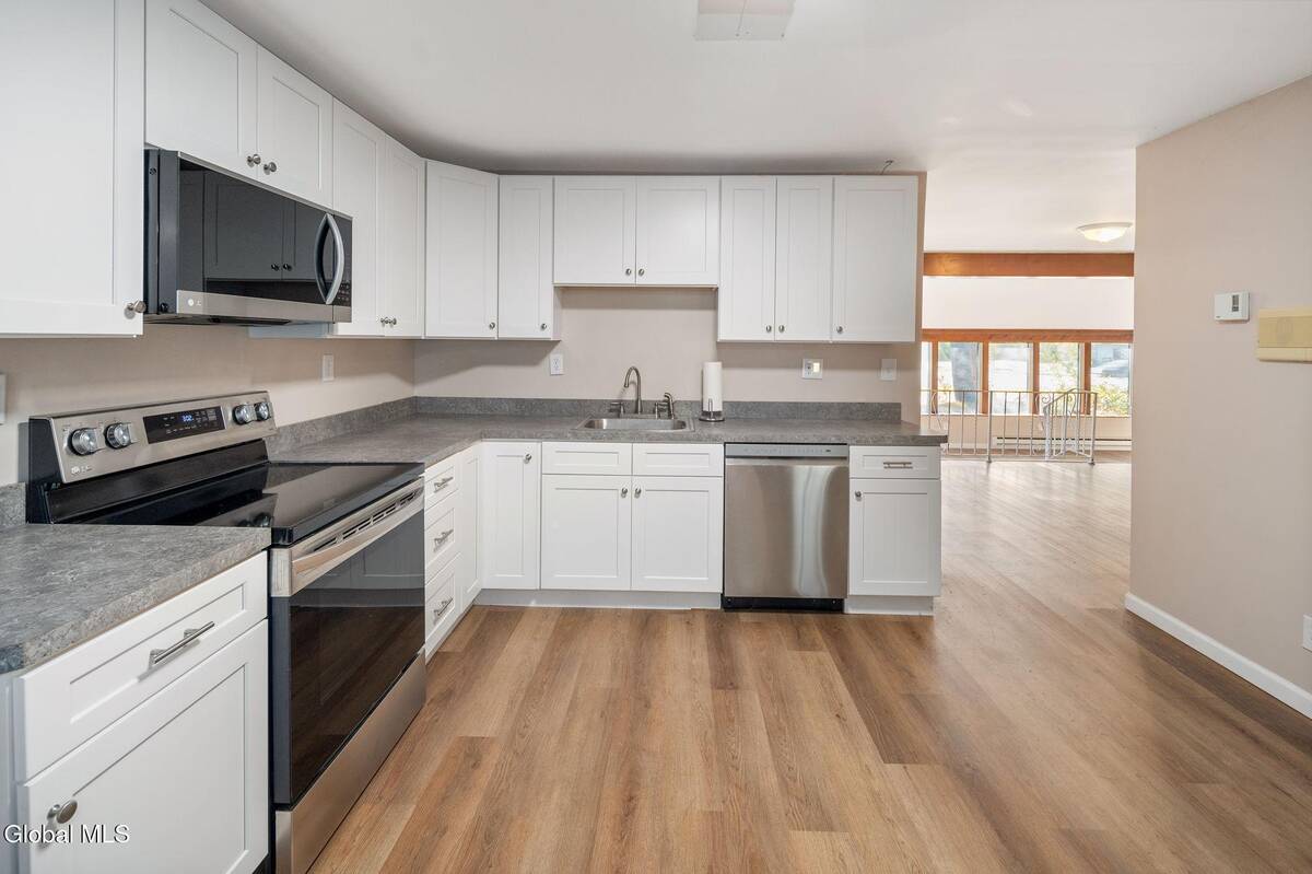 #21 photo, 337 N Ballston Road, 纽约州 Glenville , NY 12302