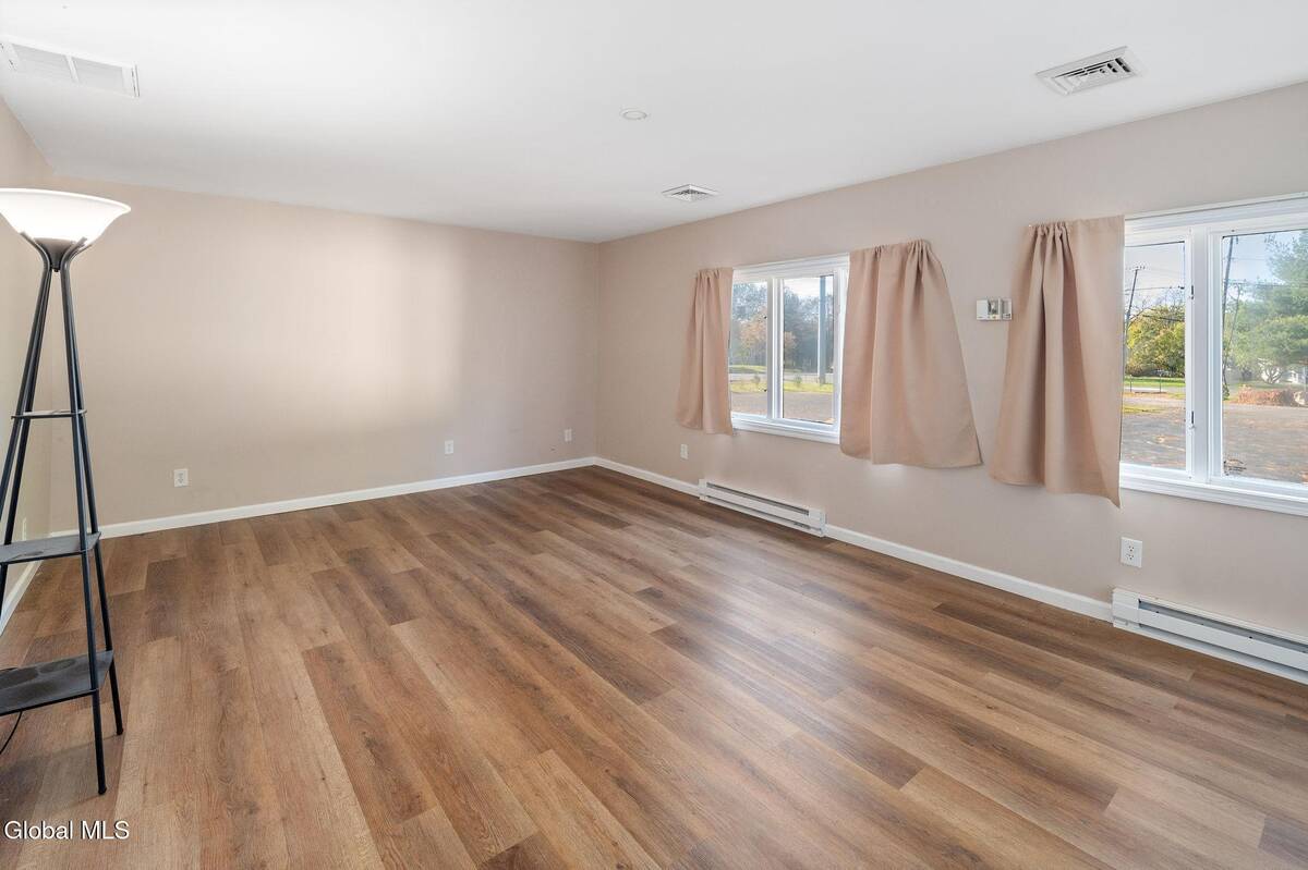 #30 photo, 337 N Ballston Road, 纽约州 Glenville , NY 12302