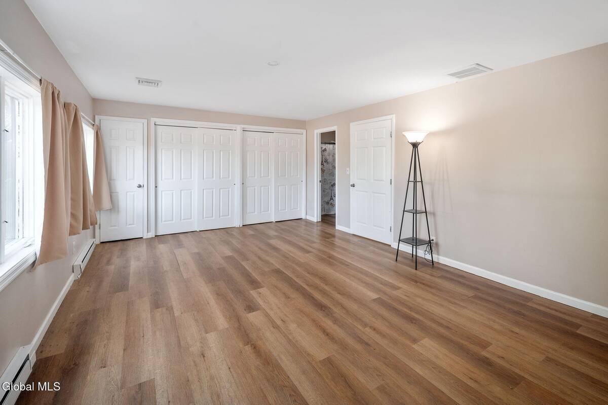 #33 photo, 337 N Ballston Road, 纽约州 Glenville , NY 12302