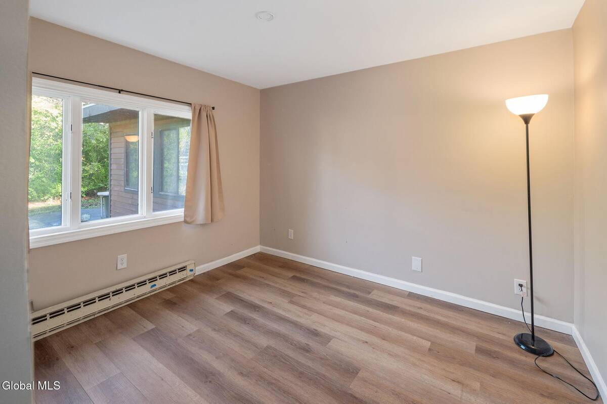 #36 photo, 337 N Ballston Road, 纽约州 Glenville , NY 12302