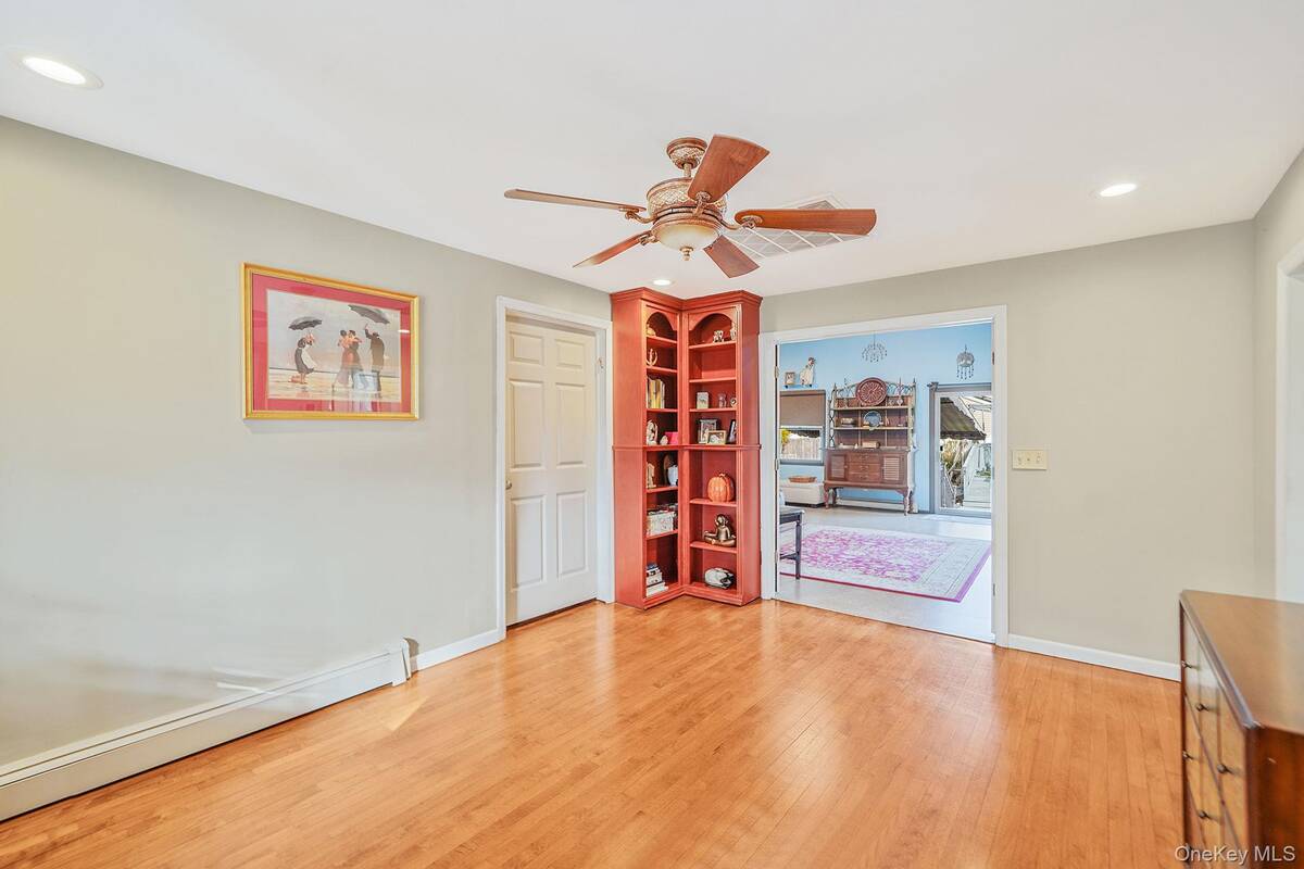 #13 photo, 430 14th Street, サフォーク郡 West Babylon , NY 11704