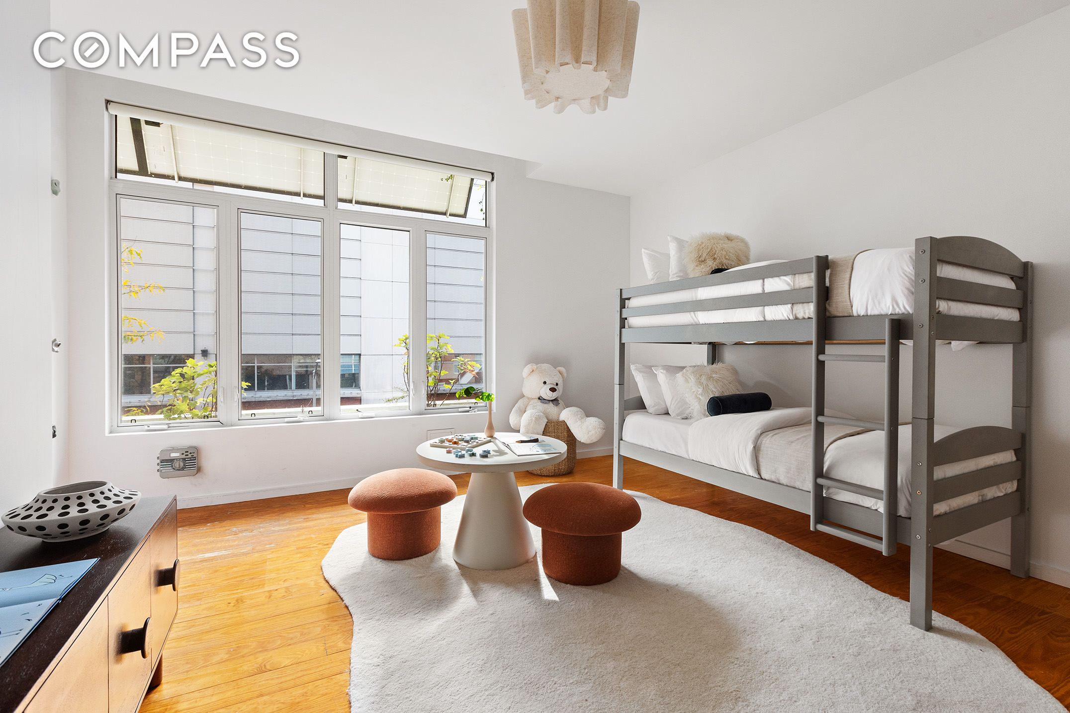 #10 photo, 345 W 54th Street, マンハッタン Hell's Kitchen , NY 10019