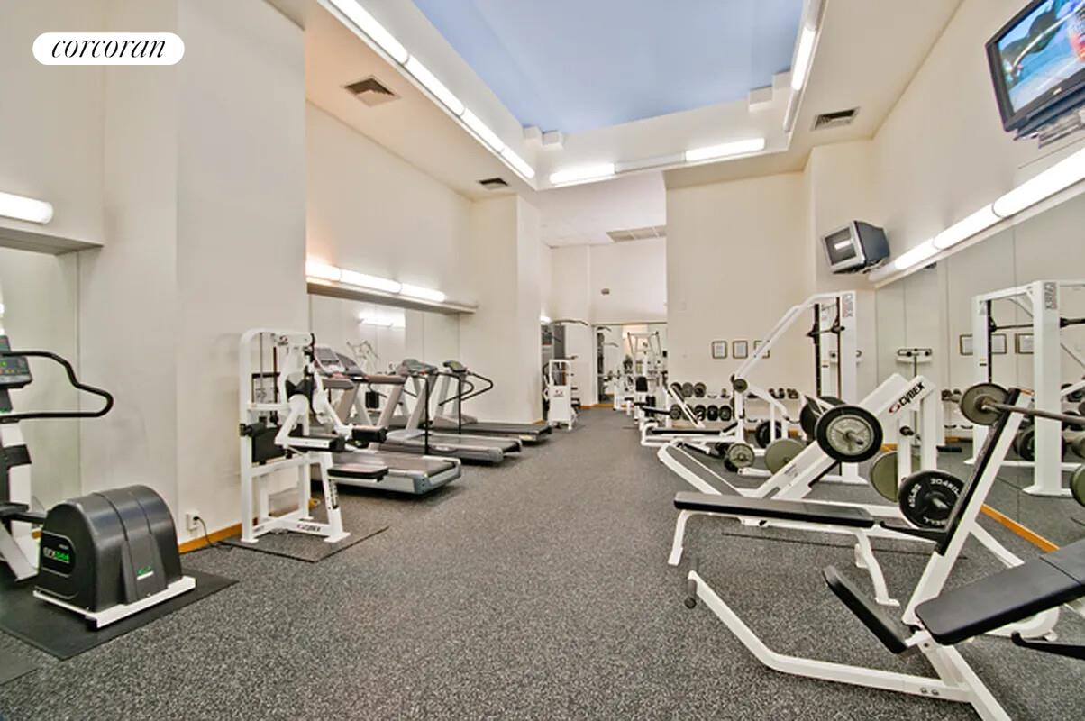 #14 photo, 301 W 57TH Street, マンハッタン Hells Kitchen , NY 10019