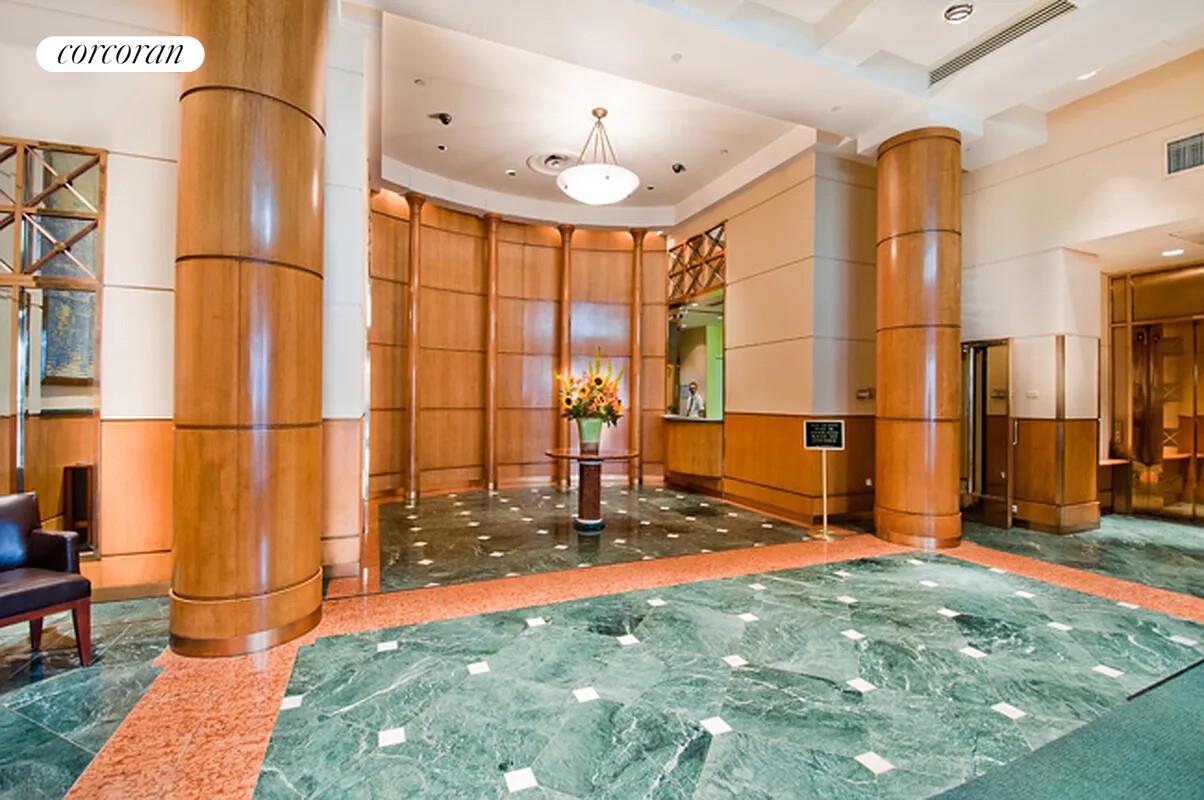 #17 photo, 301 W 57TH Street, マンハッタン Hells Kitchen , NY 10019