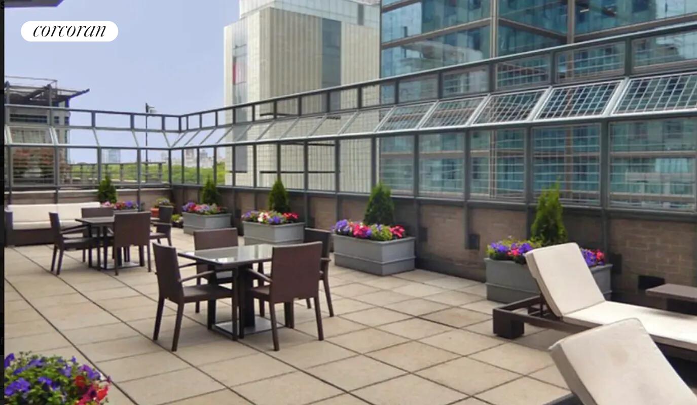 #18 photo, 301 W 57TH Street, マンハッタン Hells Kitchen , NY 10019