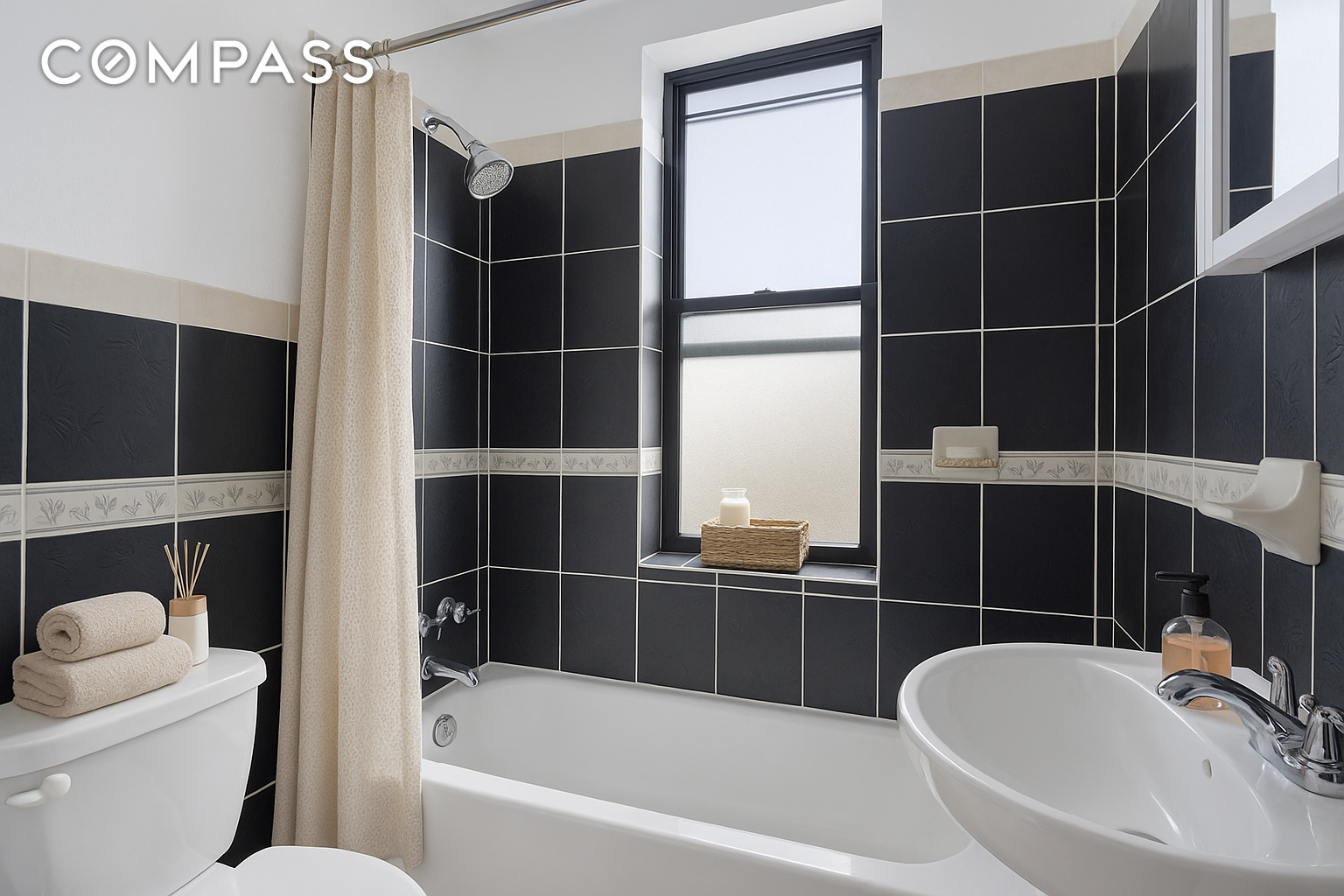 #9 photo, 237 W 135th Street, マンハッタン Central Harlem , NY 10030