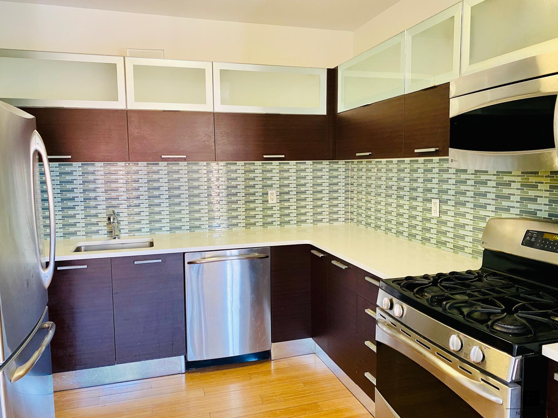 #7 photo, 353 E 104th Street, East Harlem , NY 10029