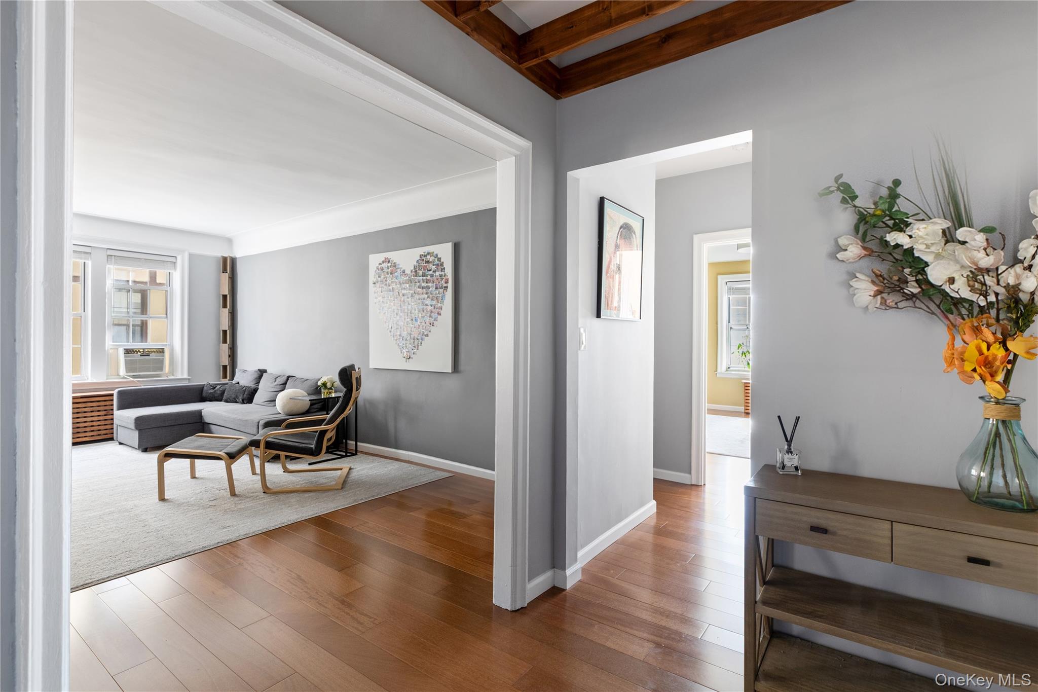 #2 photo, 4 Maple Drive, ナッソー郡 Great Neck , NY 11021