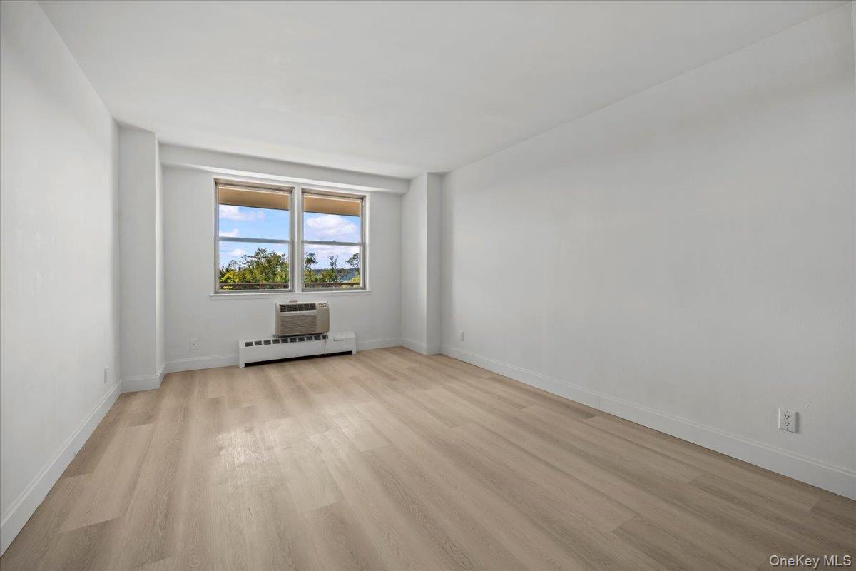 #14 photo, 5700 Arlington Avenue, Bronx , NY 10471