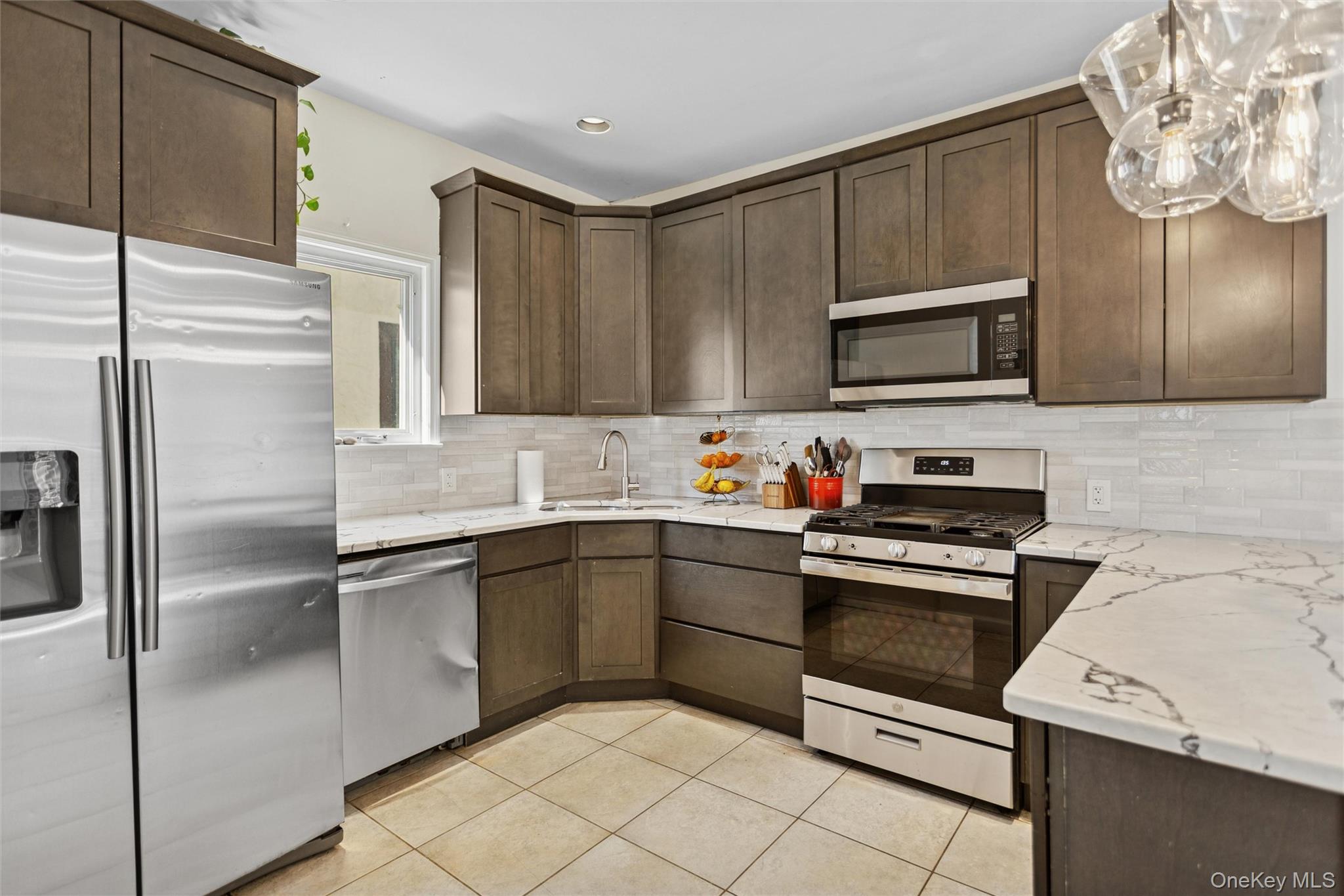 #11 photo, 436 W Walnut Street, ナッソー郡 Long Beach , NY 11561