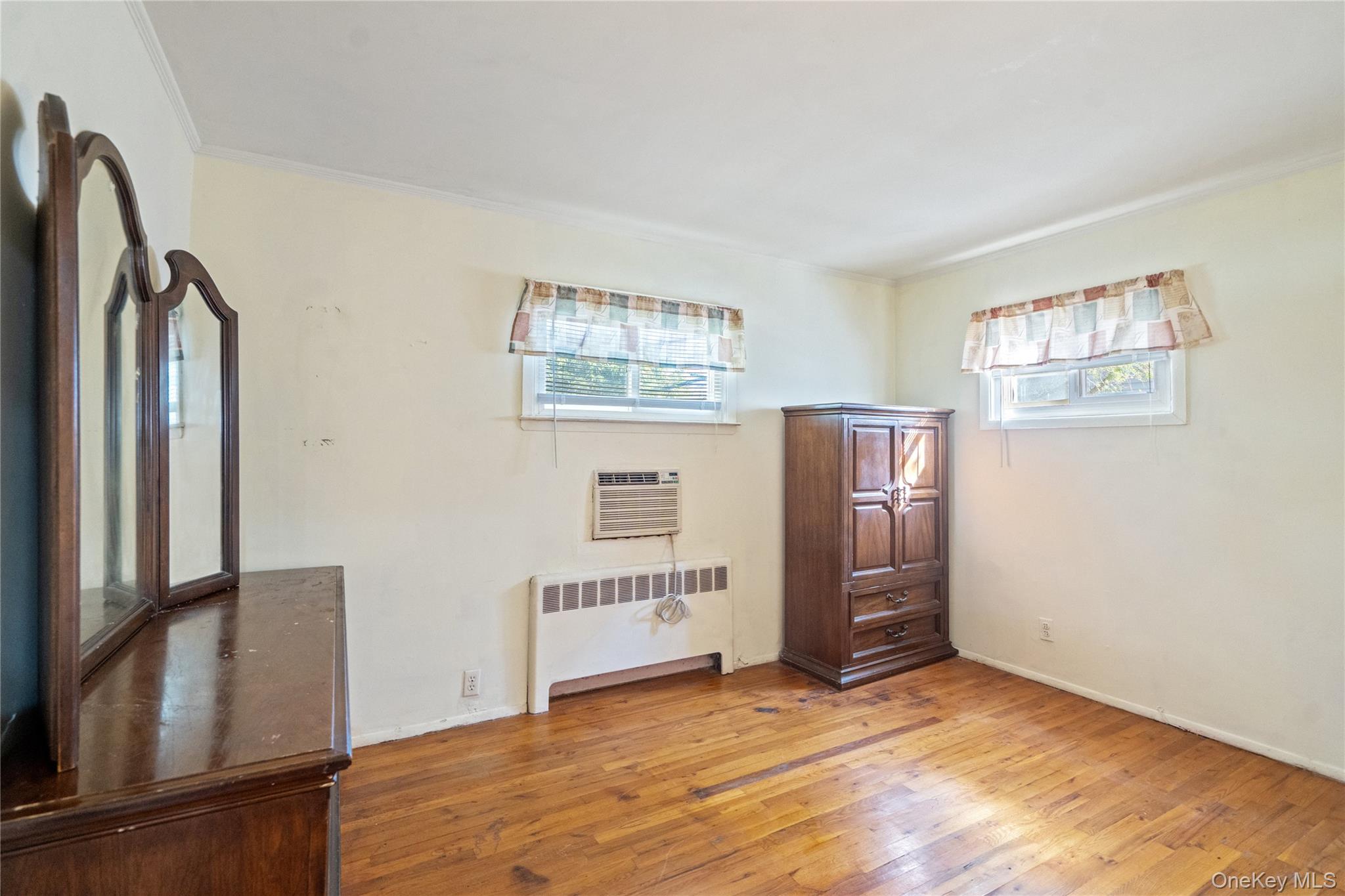 #10 photo, 16 Forte Avenue, Old Bethpage , NY 11804