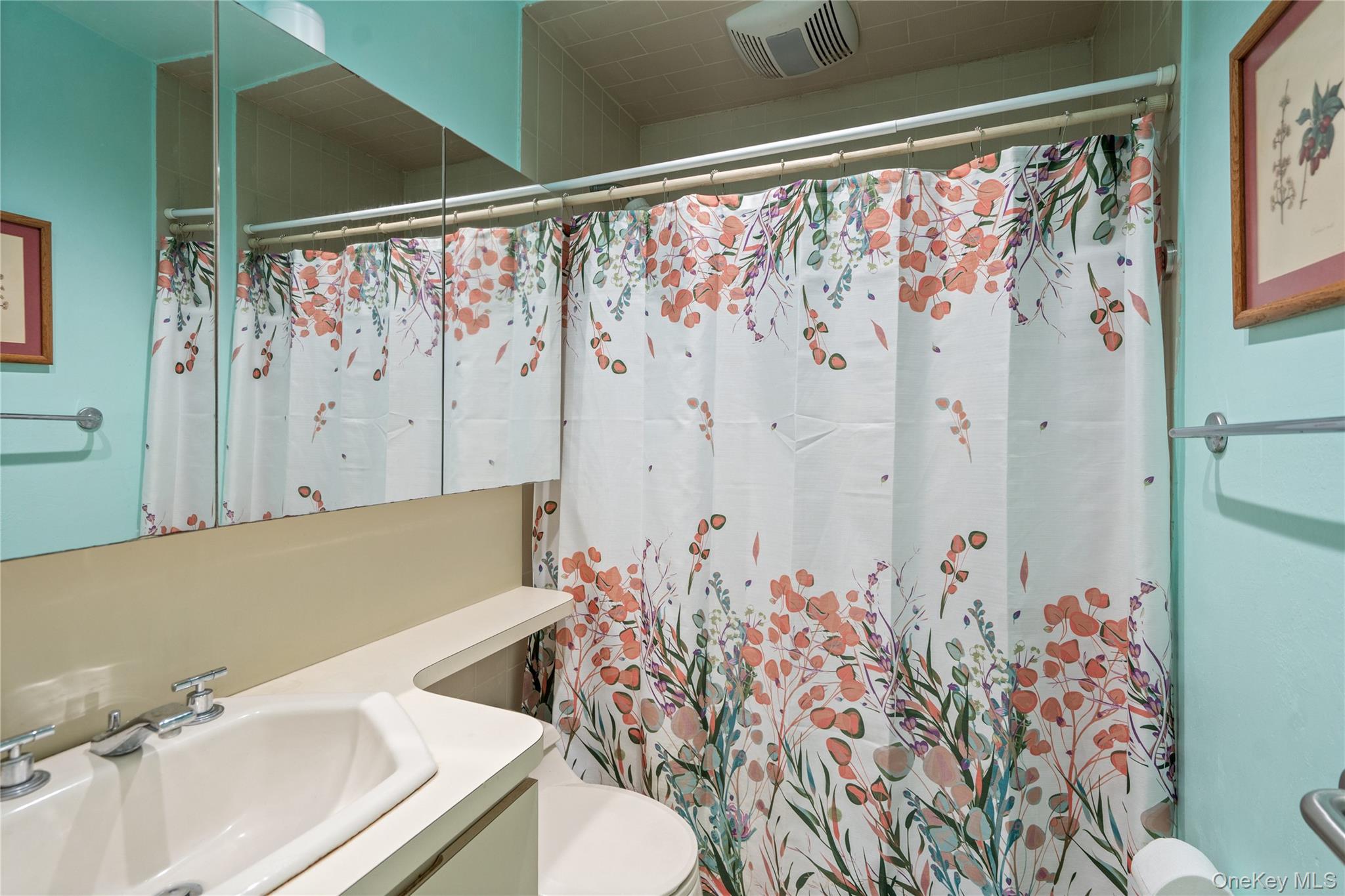 #15 photo, 16 Forte Avenue, Old Bethpage , NY 11804