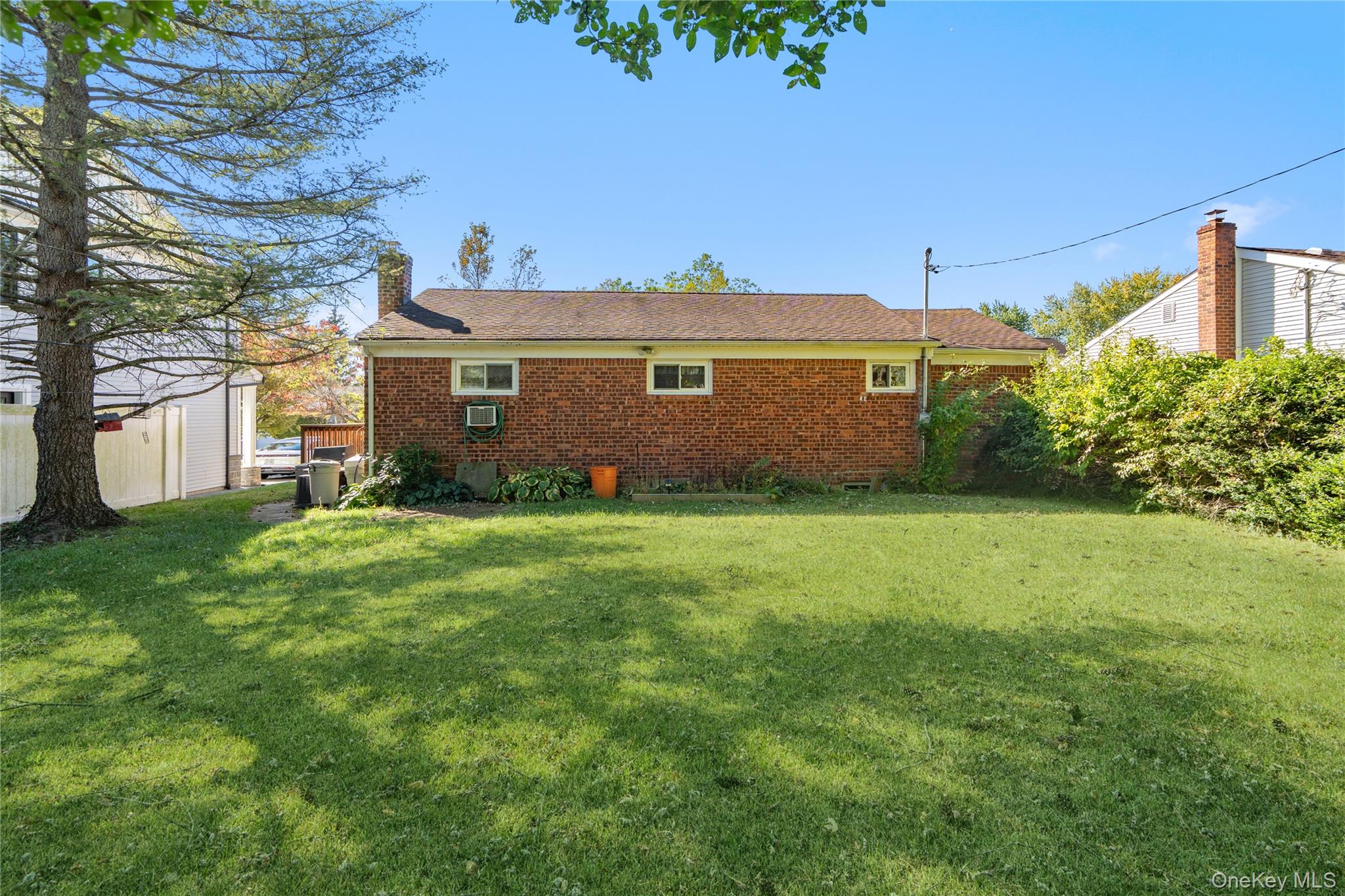 #18 photo, 16 Forte Avenue, Old Bethpage , NY 11804