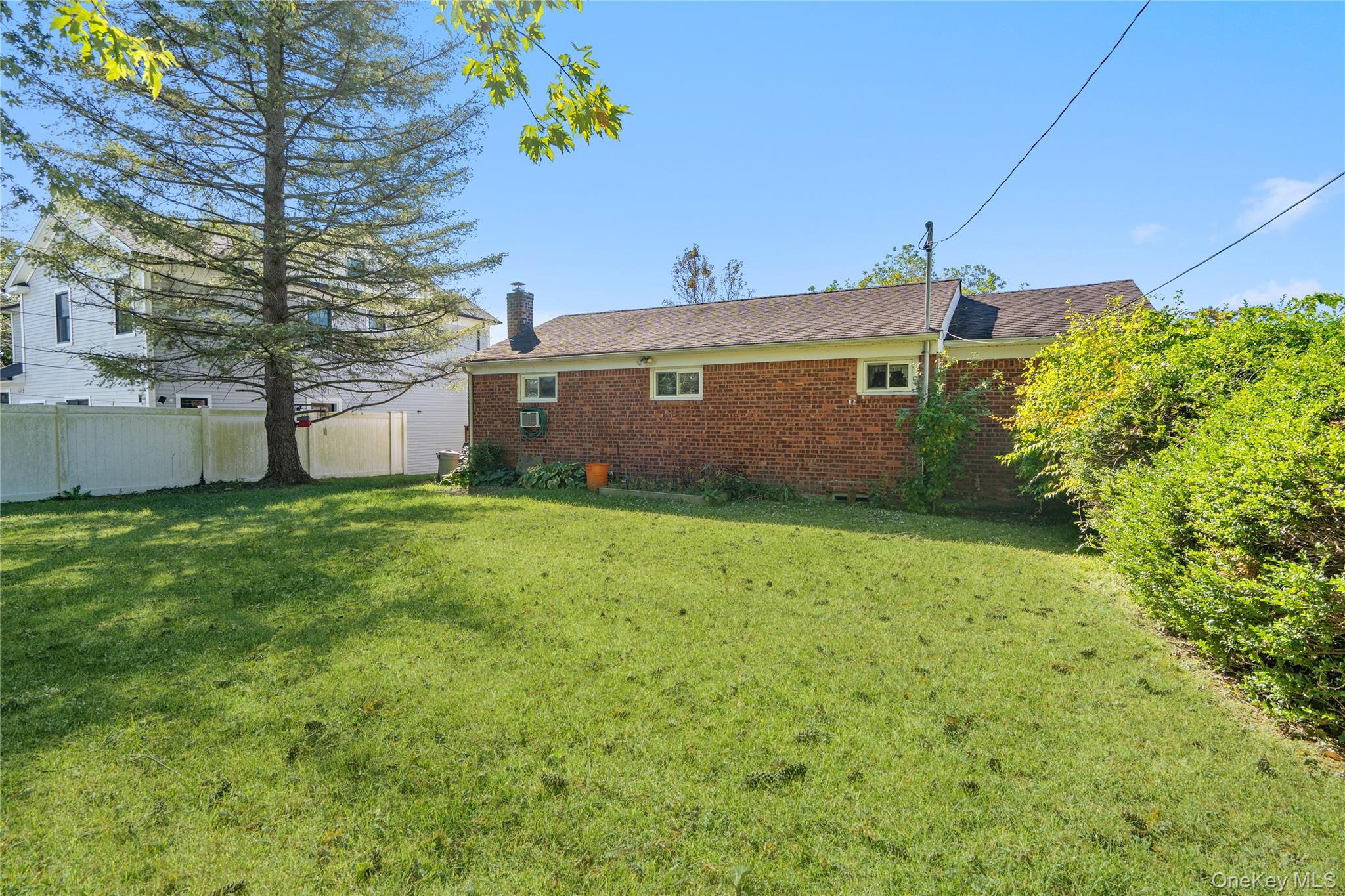 #19 photo, 16 Forte Avenue, Old Bethpage , NY 11804