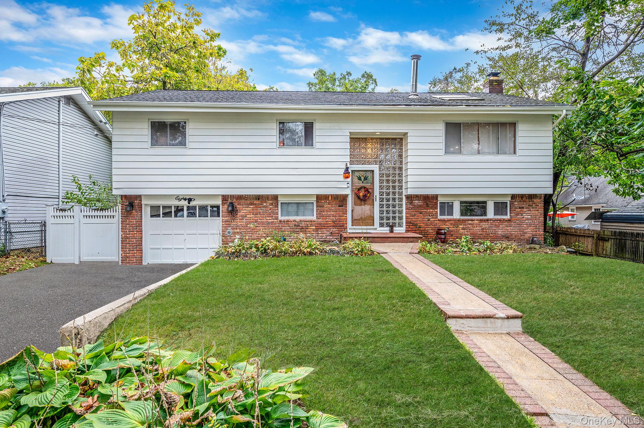 #1 photo, 8 Kenswick Lane, Huntington Station , NY 11746