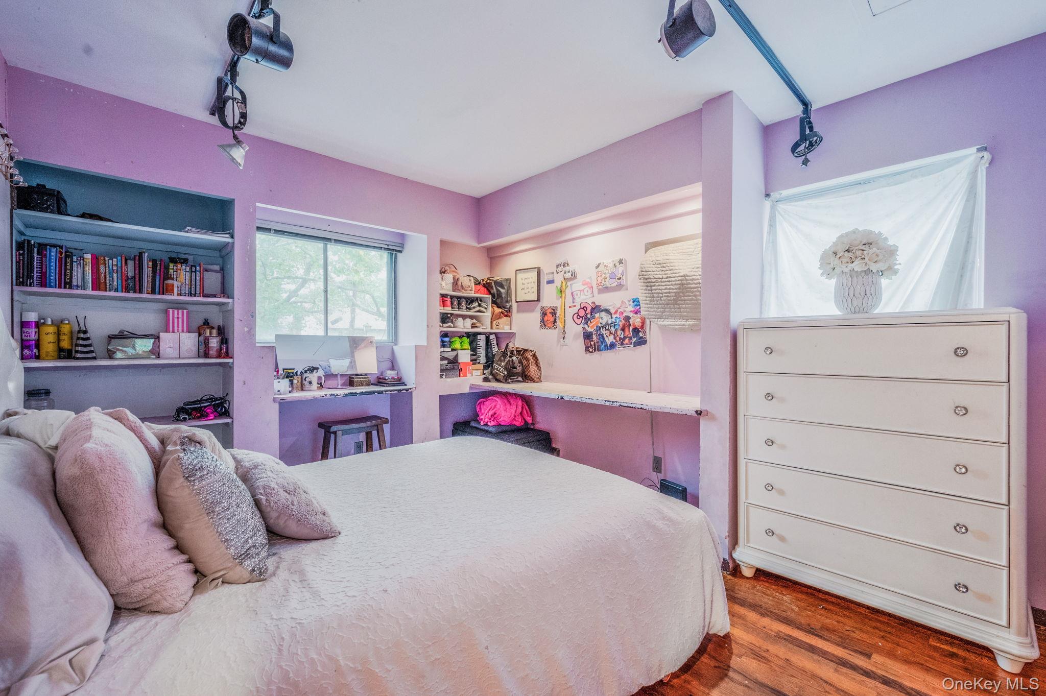 #11 photo, 8 Kenswick Lane, Huntington Station , NY 11746