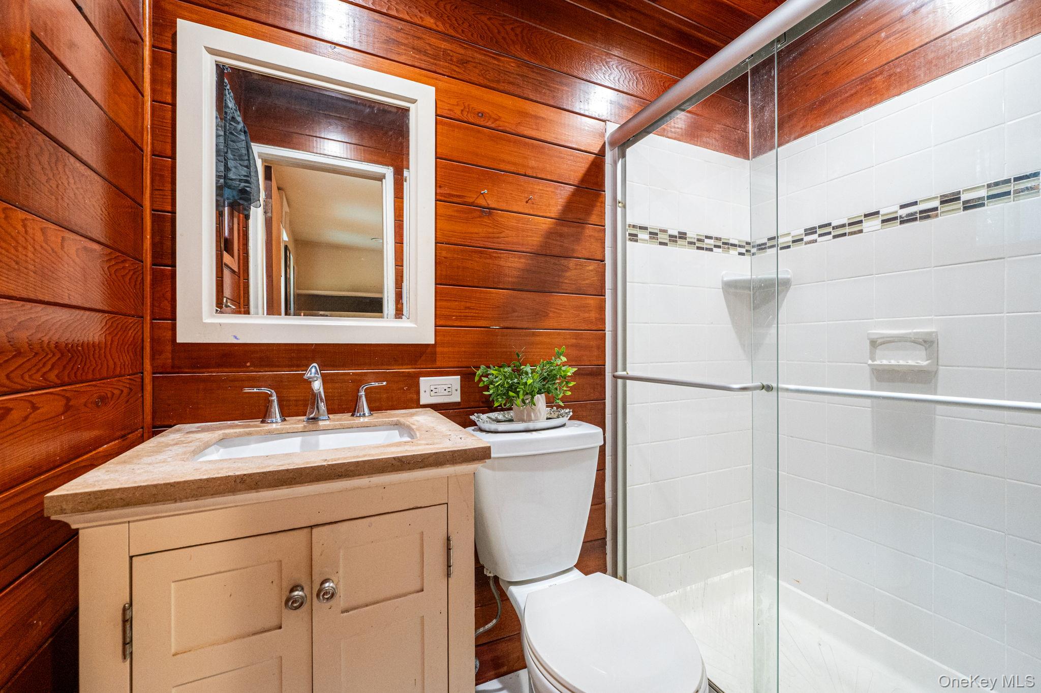 #14 photo, 8 Kenswick Lane, Huntington Station , NY 11746