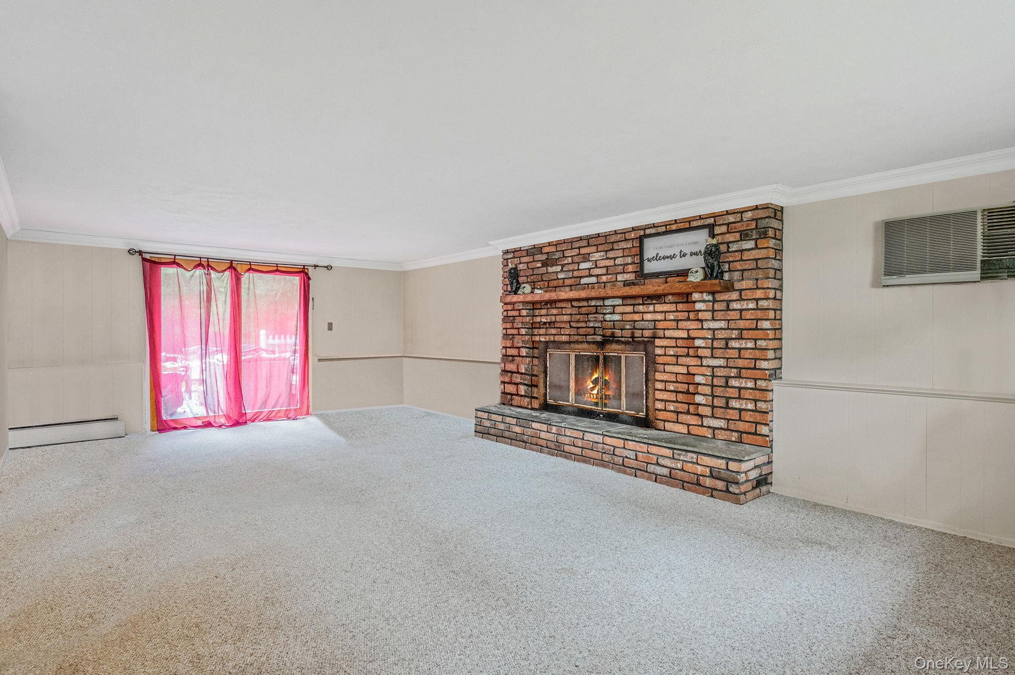 #18 photo, 8 Kenswick Lane, Huntington Station , NY 11746