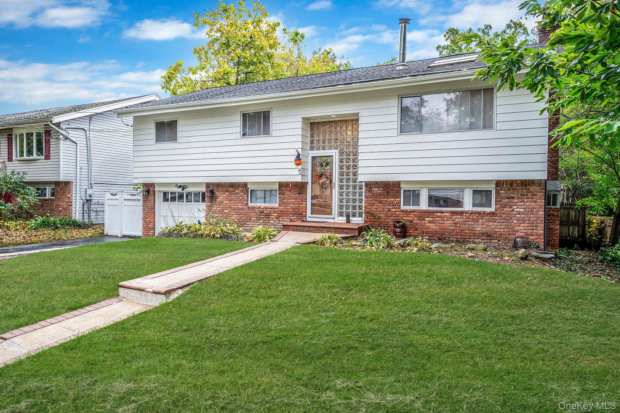 #2 photo, 8 Kenswick Lane, Huntington Station , NY 11746