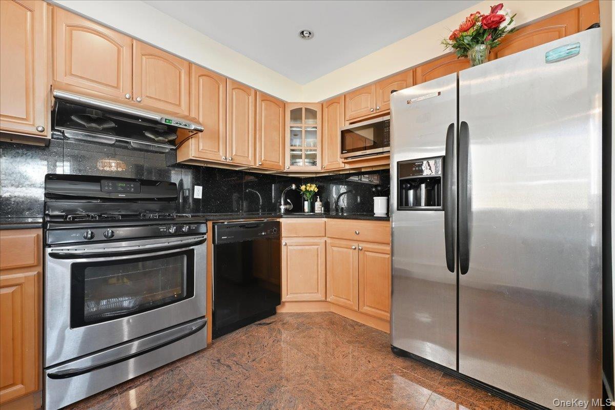 #9 photo, 162 Crown Avenue, ナッソー郡 Elmont , NY 11003