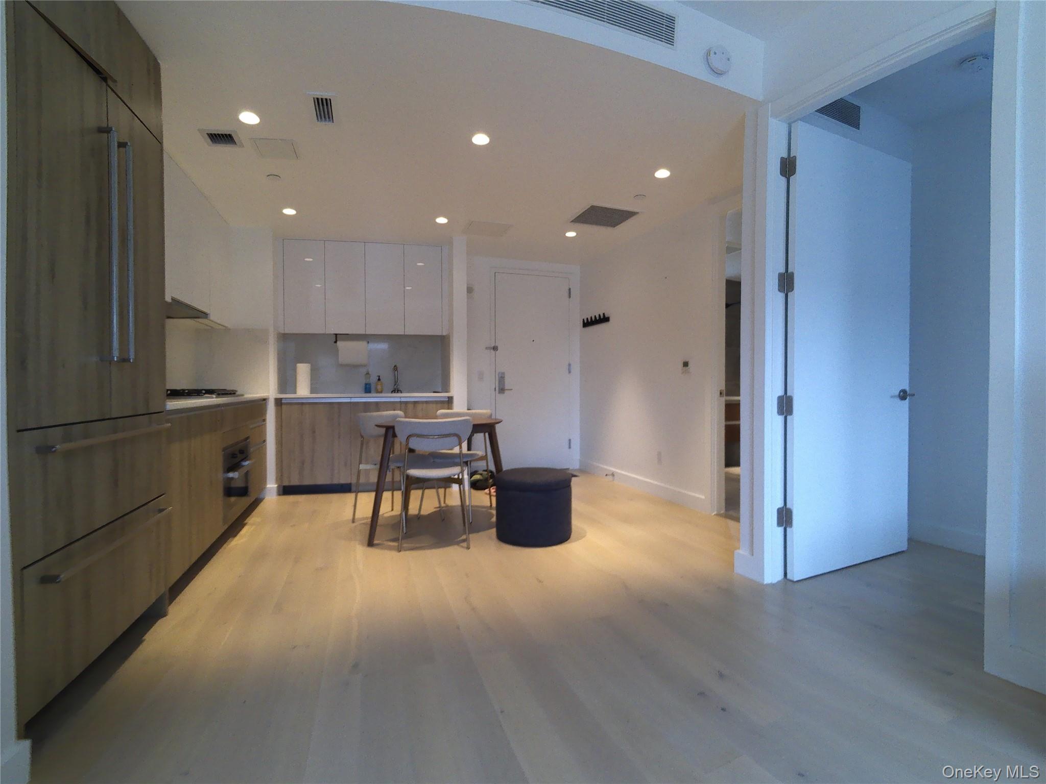 #5 photo, 136-18 Maple Avenue, Flushing , NY 11355