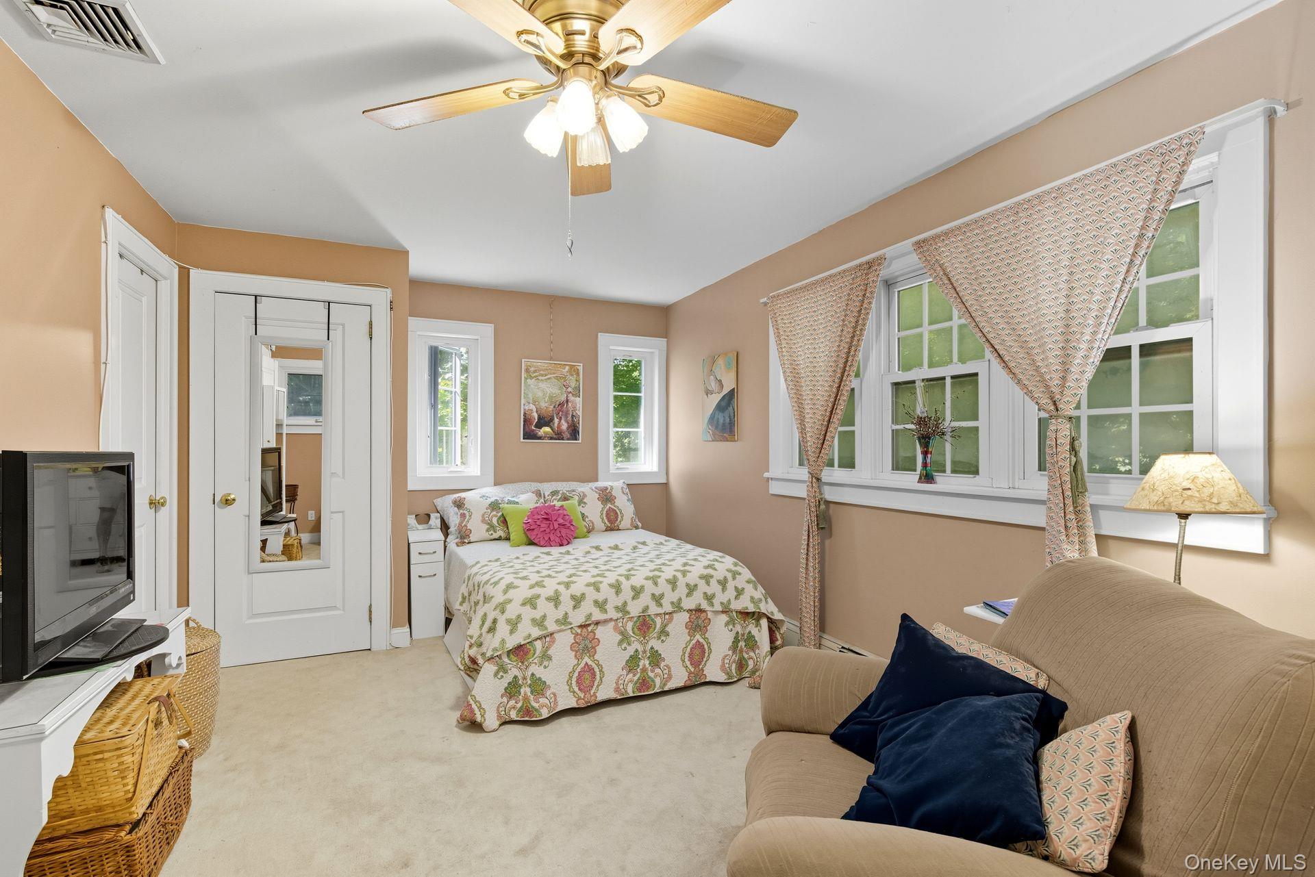 #10 photo, 24 Overlook Drive, Huntington , NY 11743