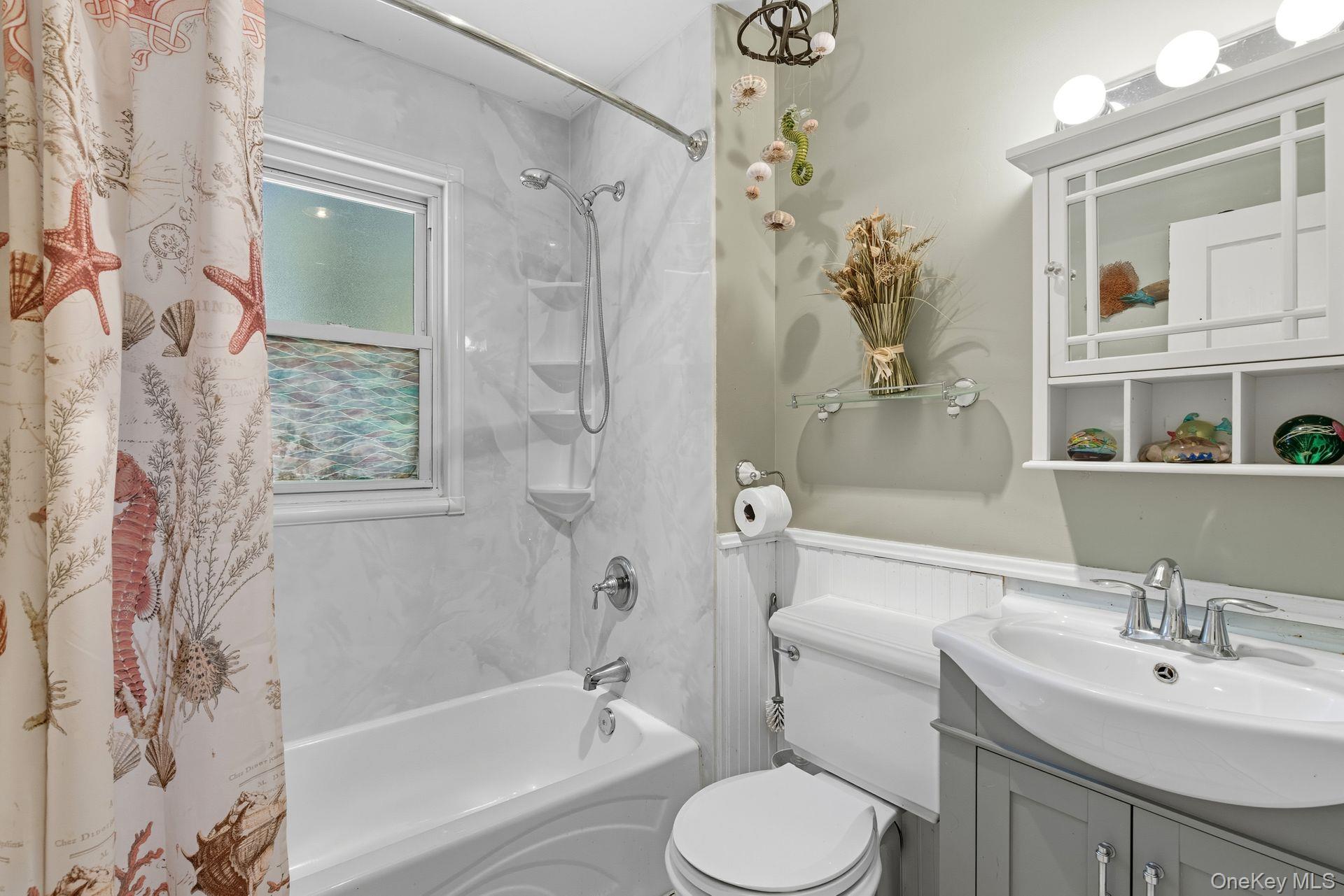 #13 photo, 24 Overlook Drive, Huntington , NY 11743