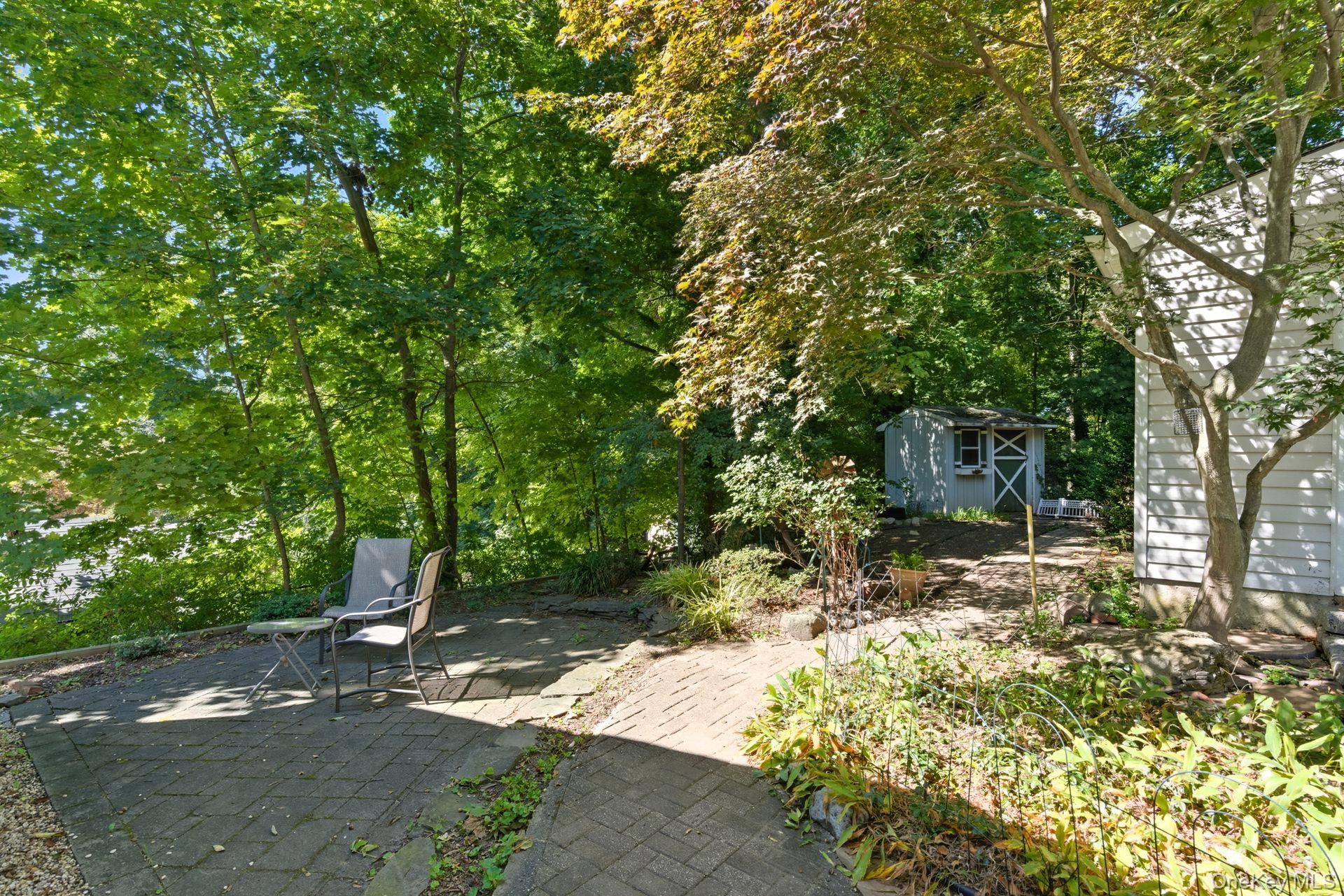 #16 photo, 24 Overlook Drive, Huntington , NY 11743