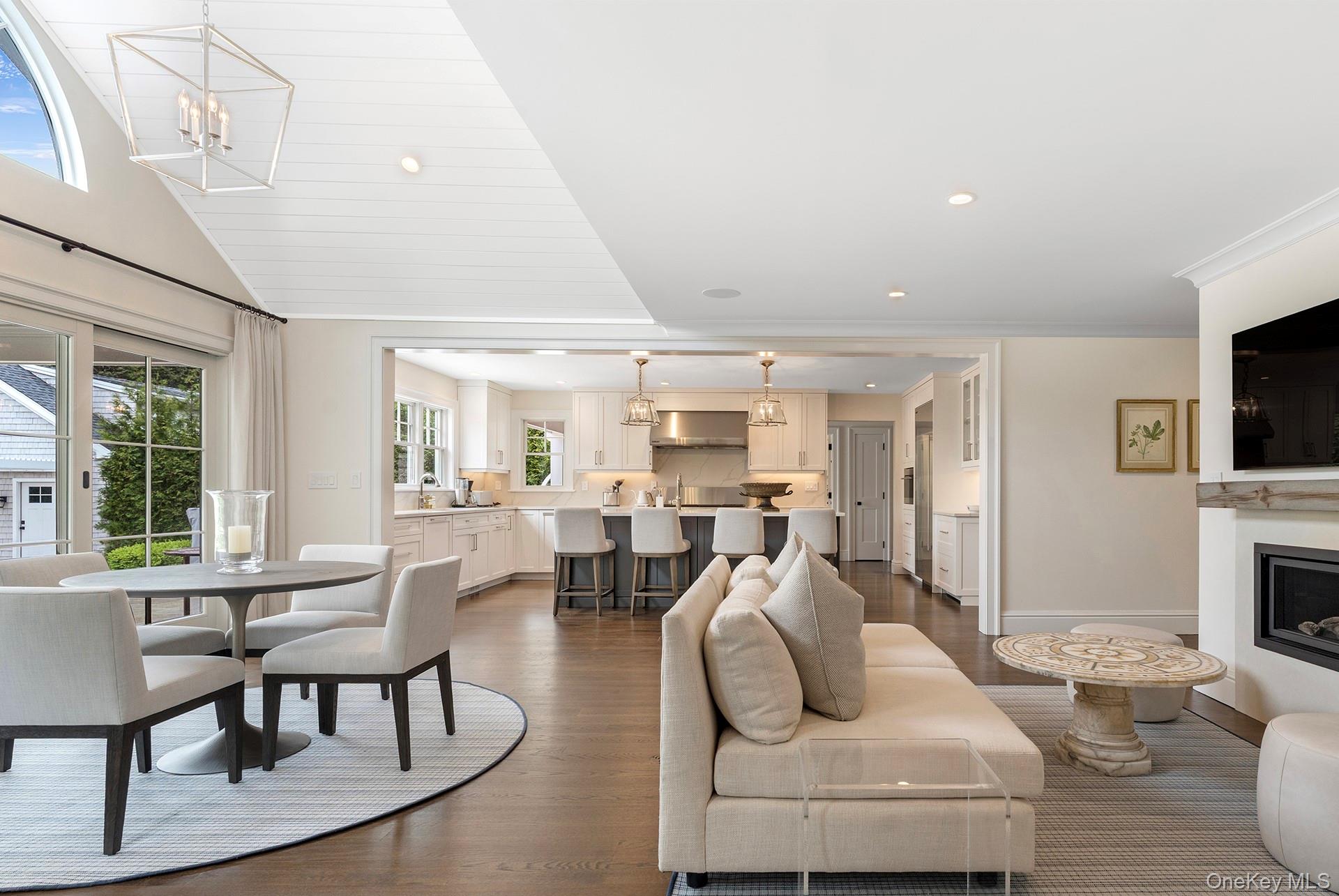 #11 photo, 150 Harvest Lane, Southampton , NY 11968