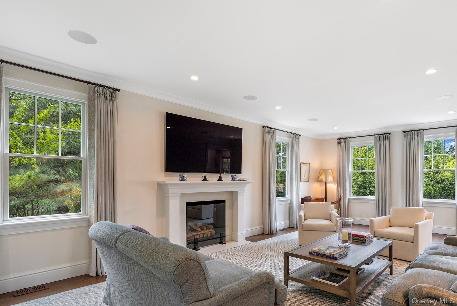 #4 photo, 150 Harvest Lane, Southampton , NY 11968