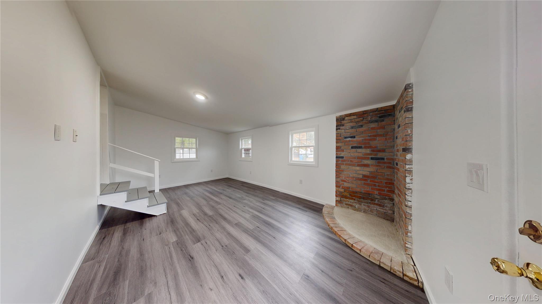 #4 photo, 12 Periwinkle Drive, サフォーク郡 Bohemia , NY 11716