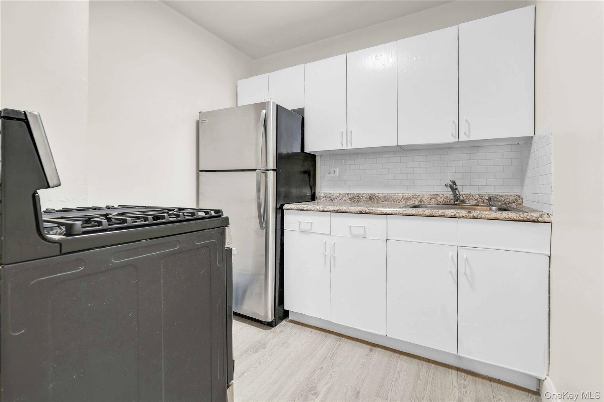 #13 photo, 34-20 parsons Boulevard, Flushing , NY 11354